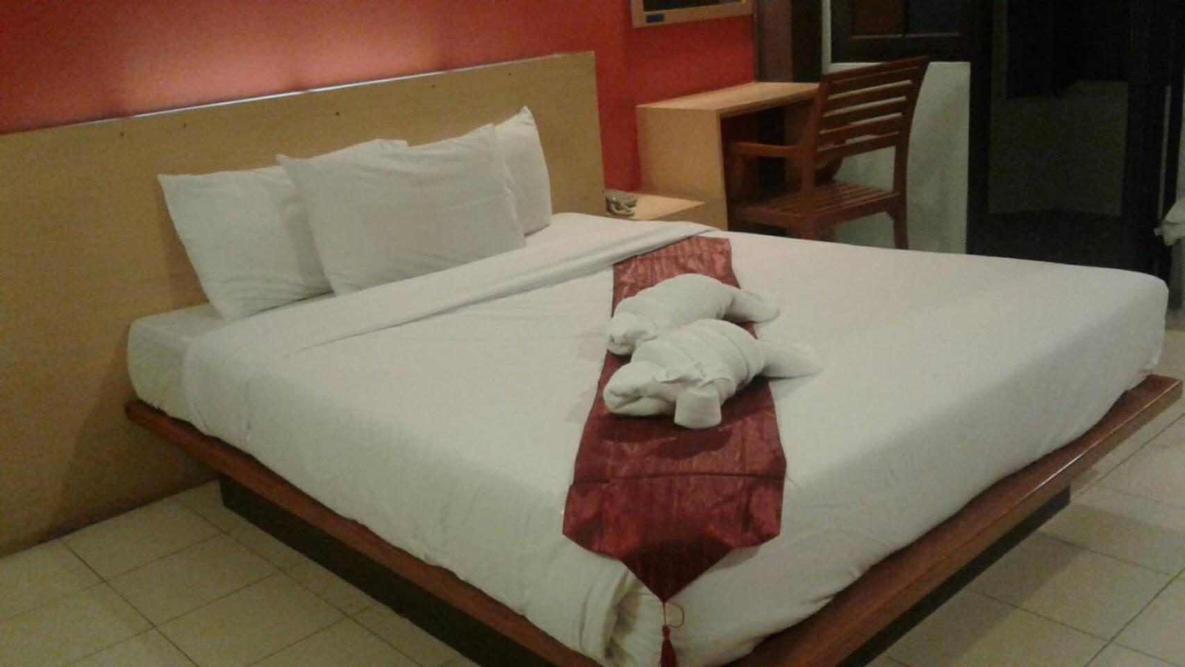 Deluxe Double Room - Photo 10