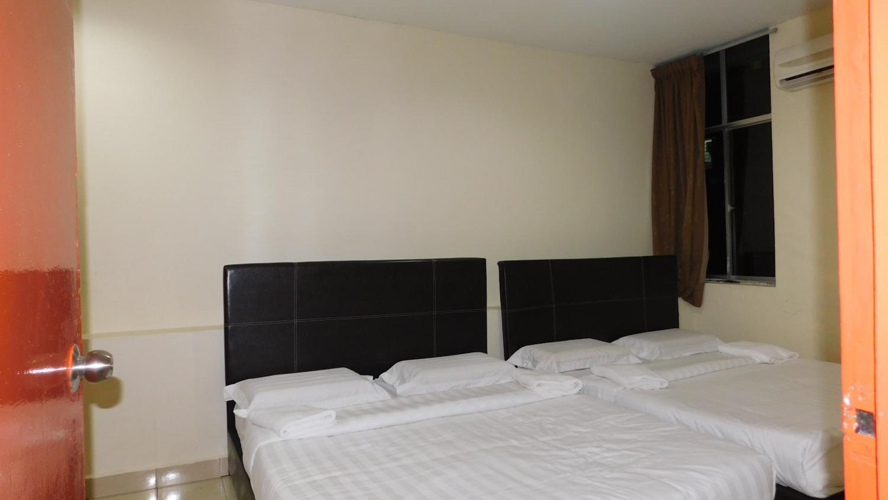 Queen Room with Two Queen Beds - Photo 14