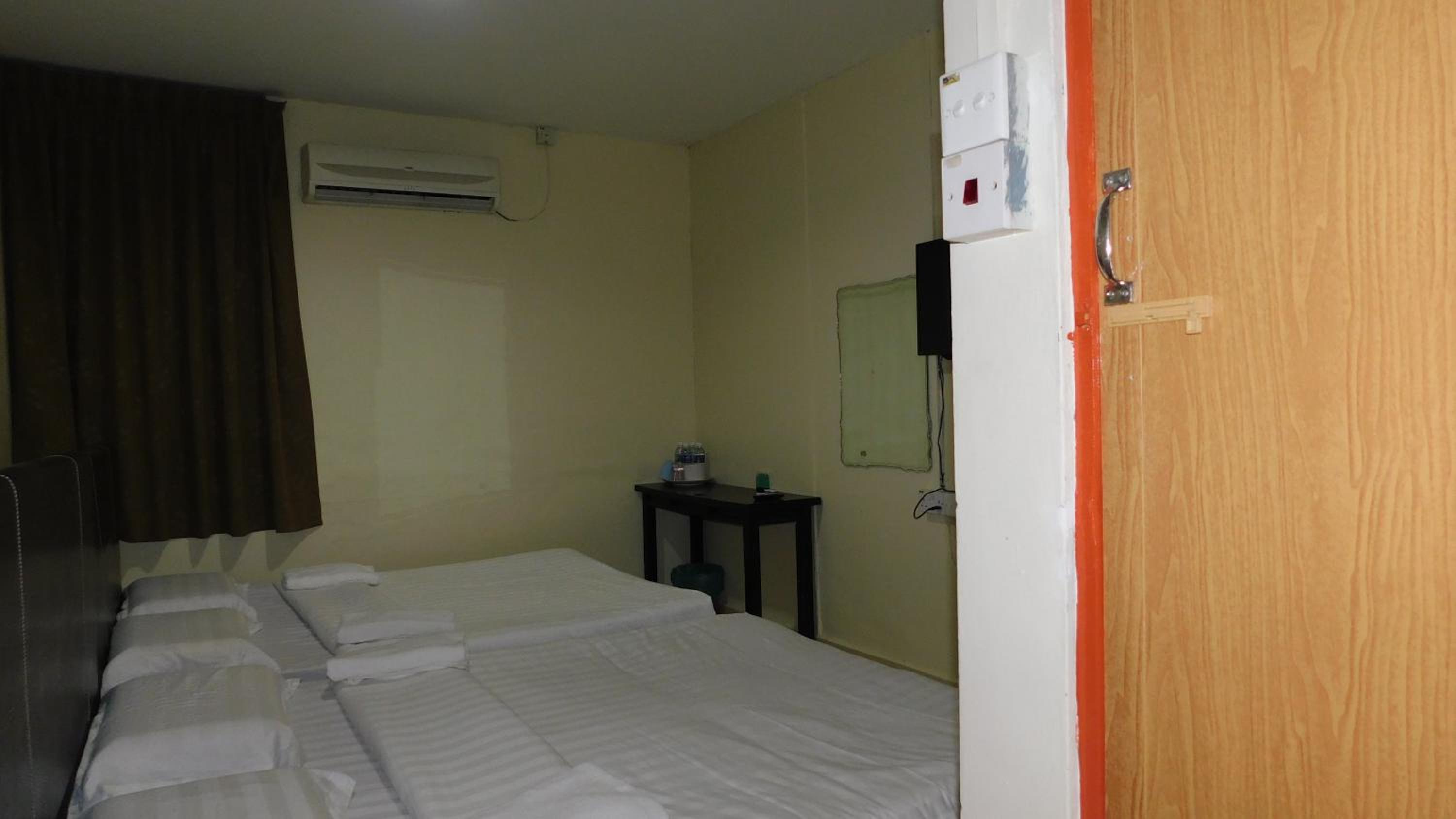 Queen Room with Two Queen Beds - Photo 13