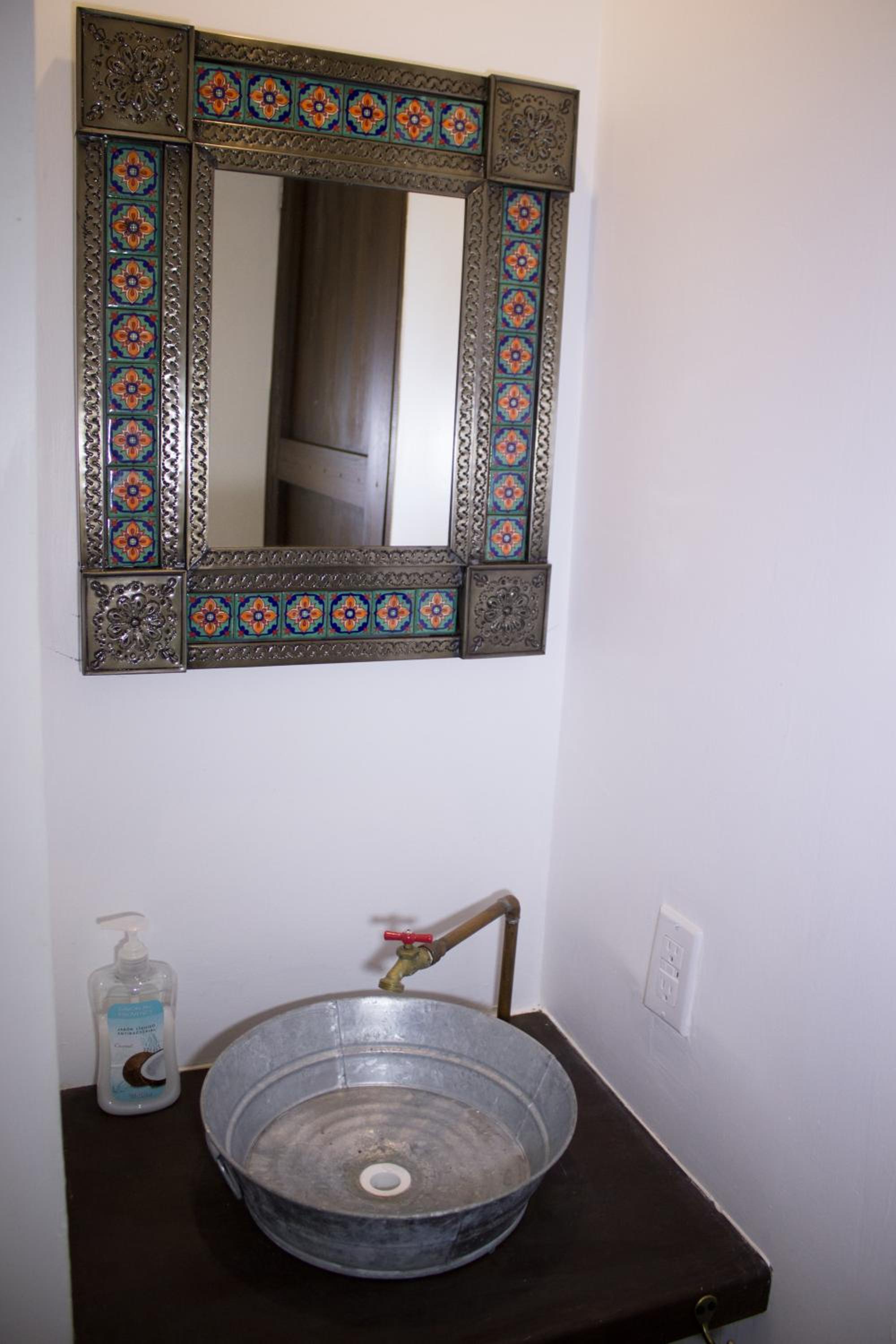 Single Bed in 6-Bed Dormitory Room - La Doña photo 2