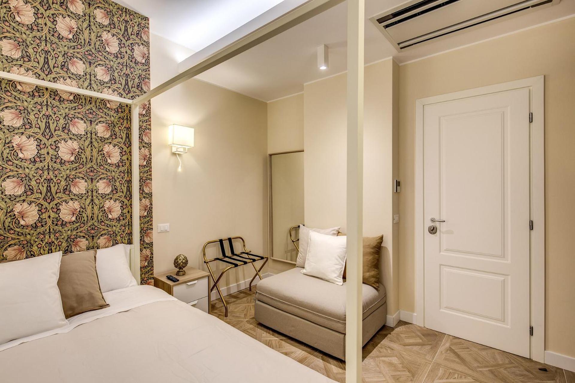 Deluxe Room (2 Adults + 1 Child)
