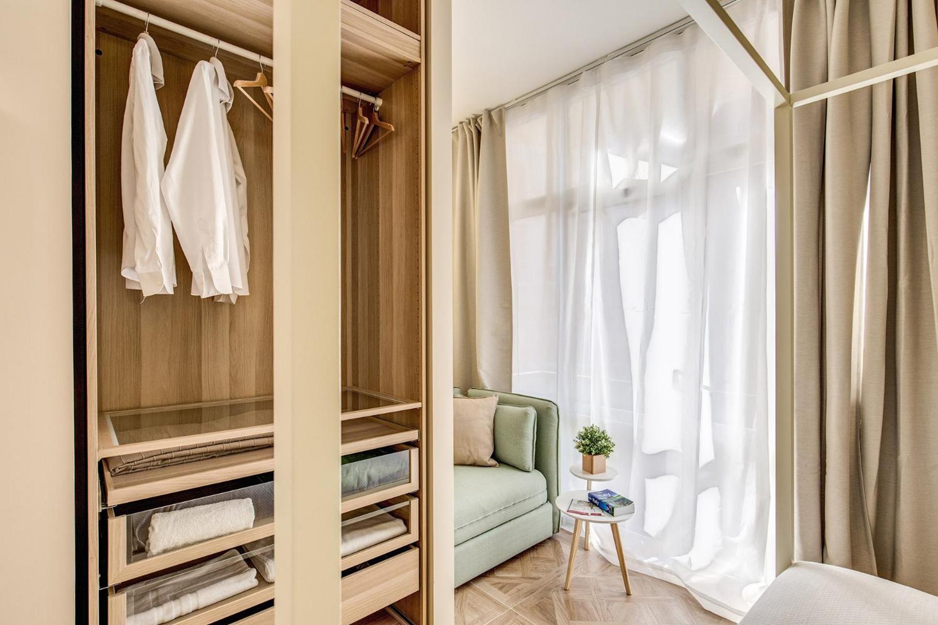 Deluxe Room (2 Adults + 1 Child)