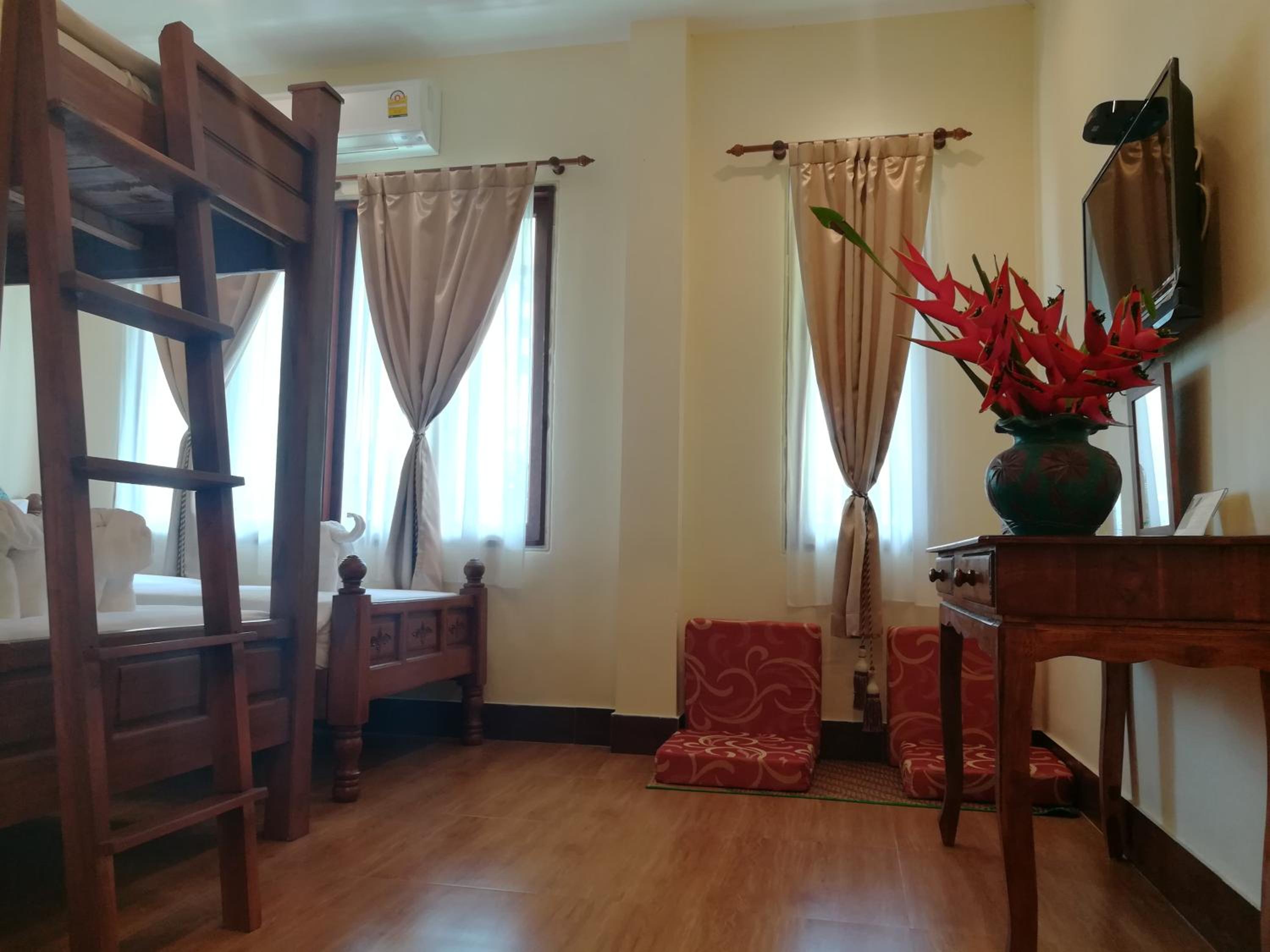 Standard Triple Room with Bunk Bed - Photo 7