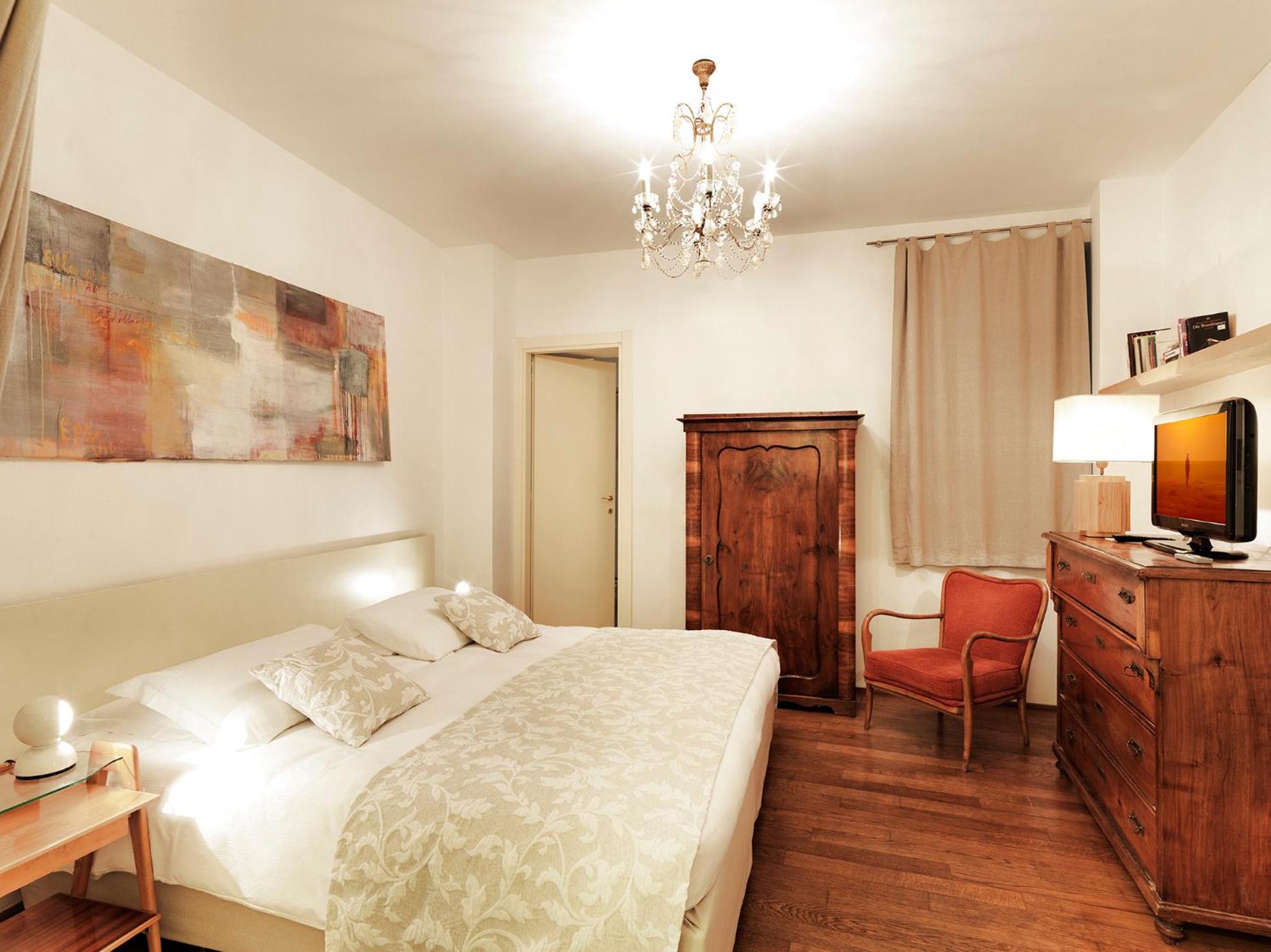 Double Room - Photo 5