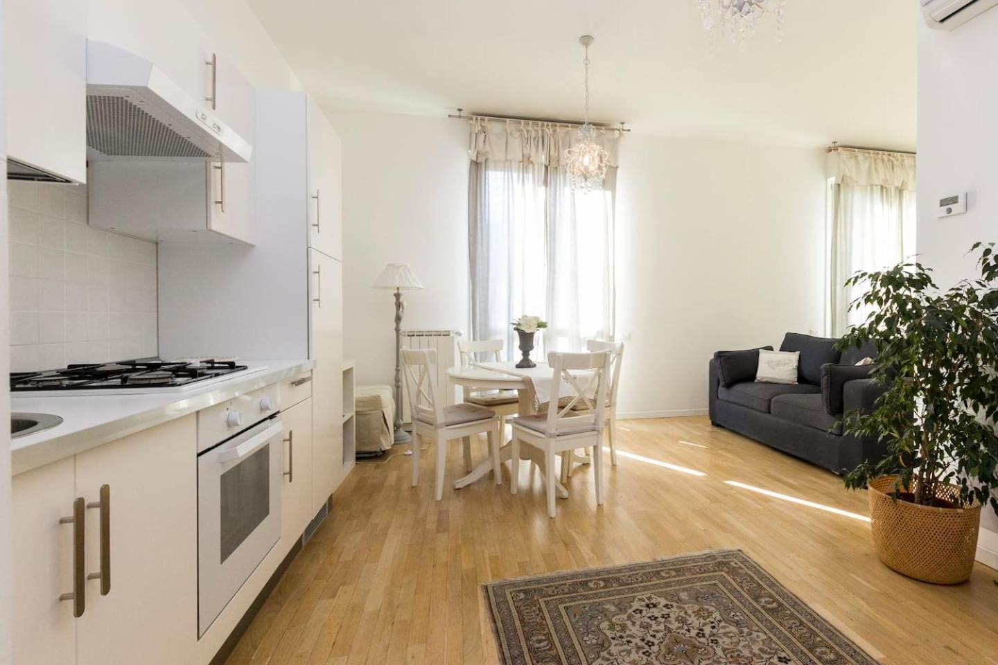 Studio Apartment - Photo 11