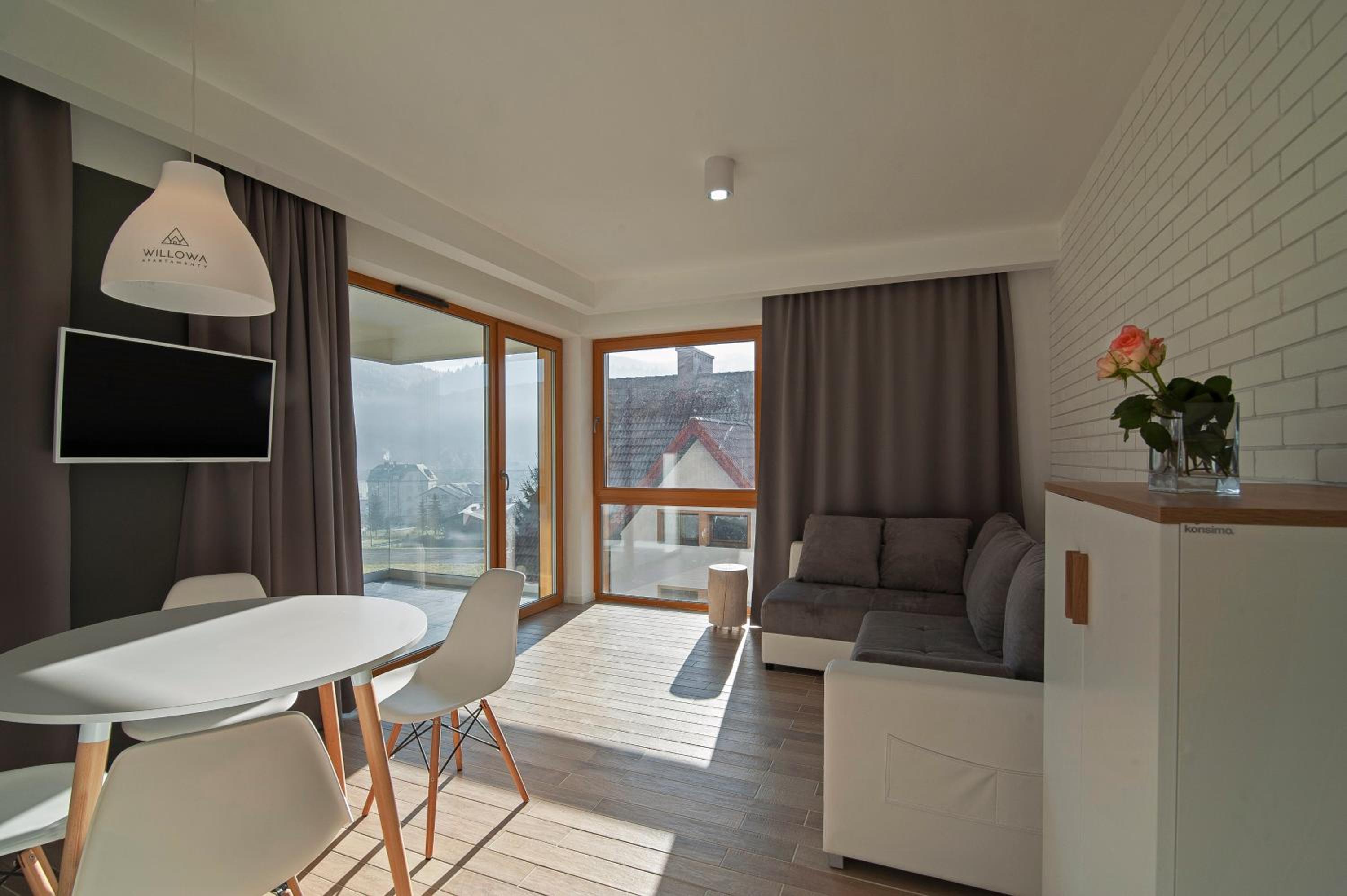 Apartment with Mountain View - Photo 17