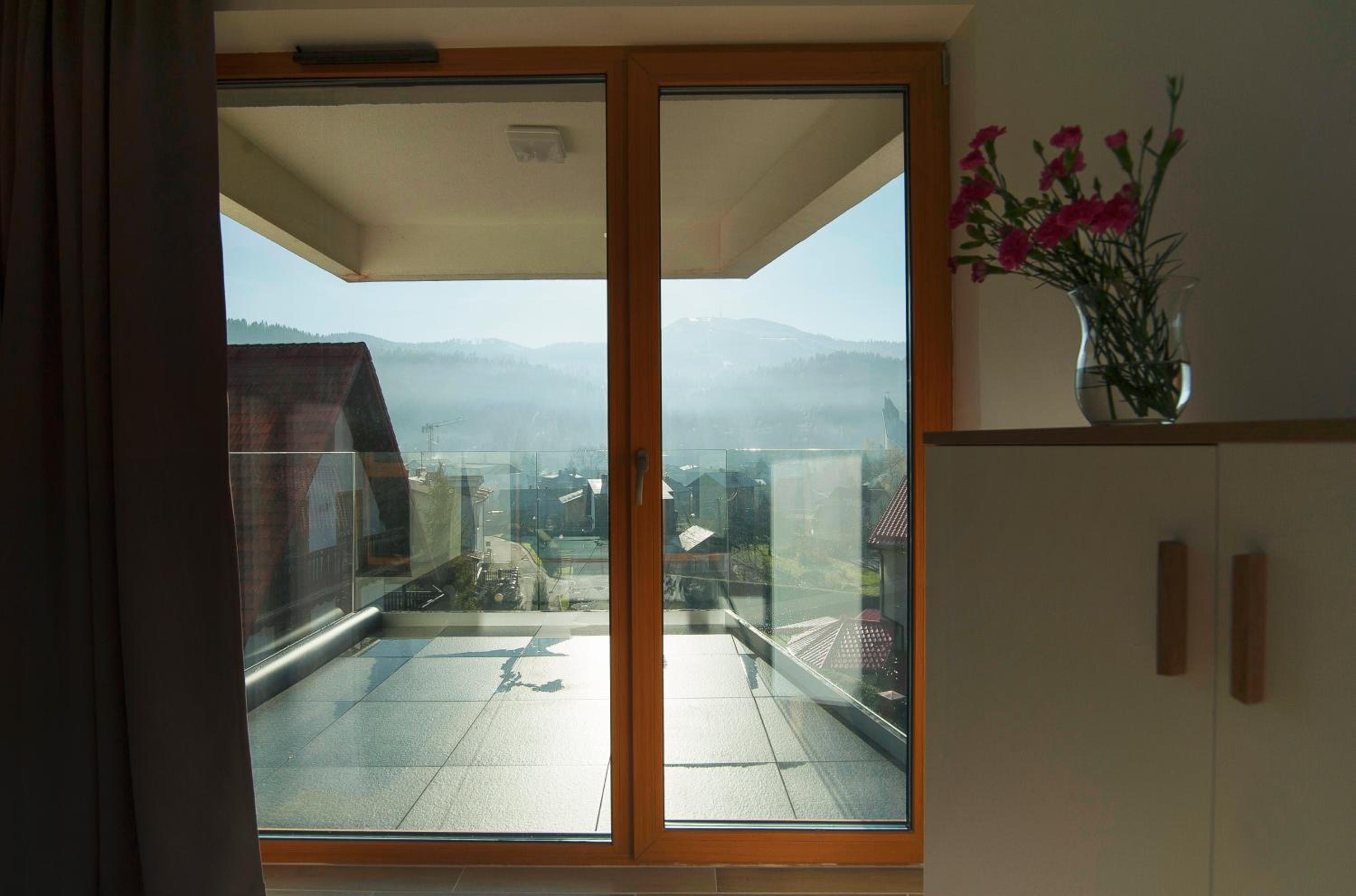 Apartment with Mountain View - Photo 20