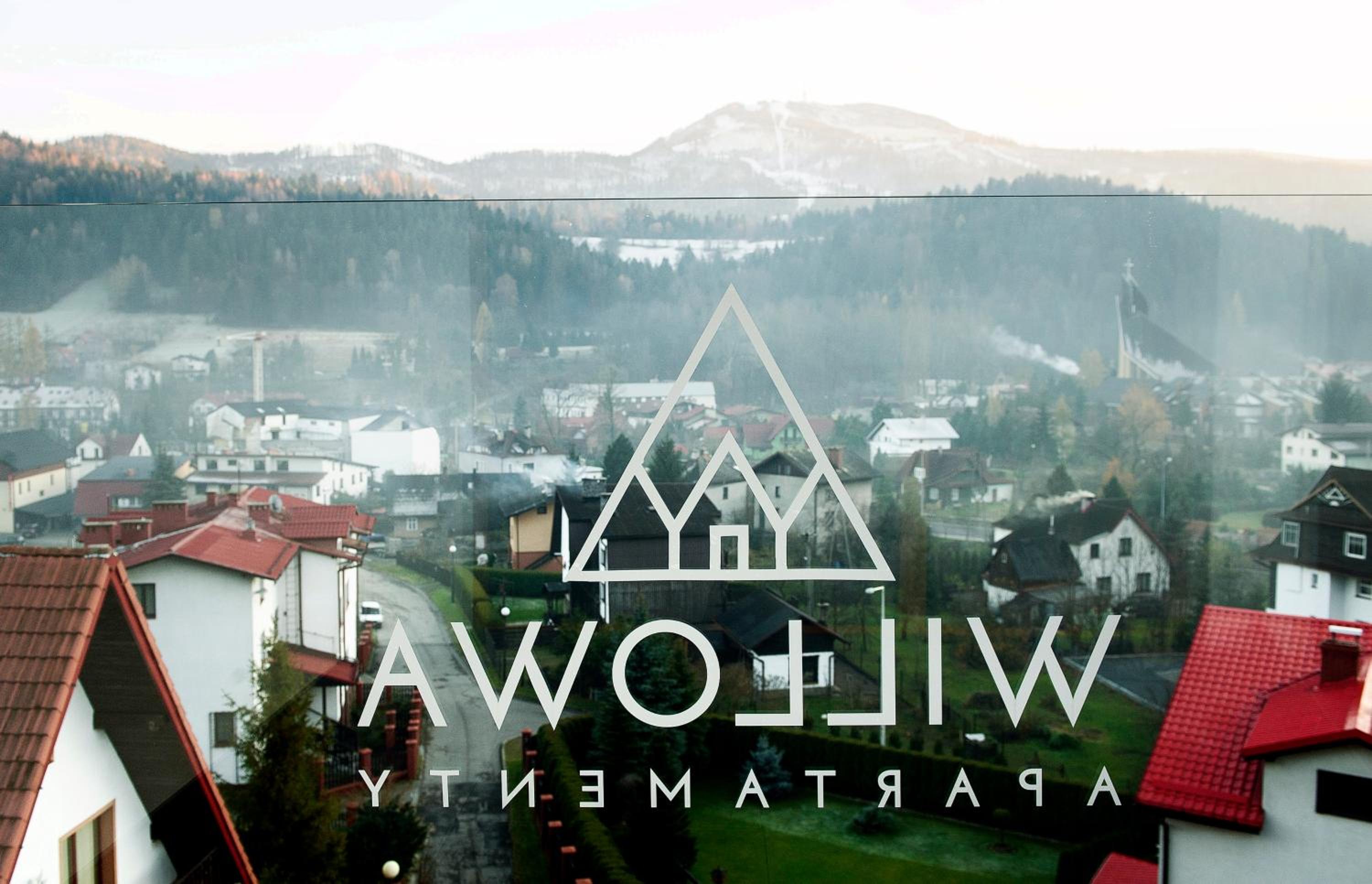 Apartment with Mountain View - Photo 4