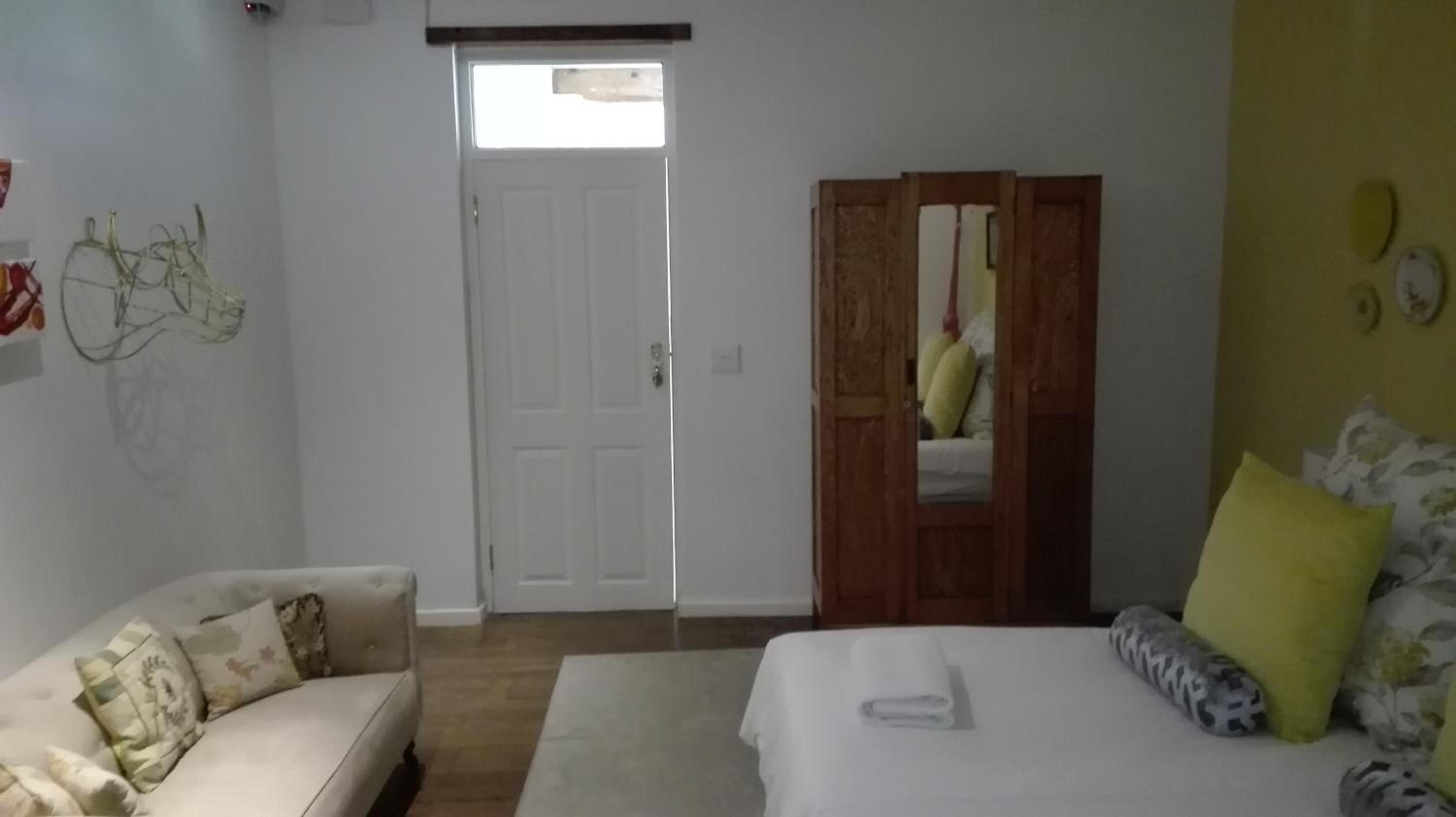 Suite - Photo 11