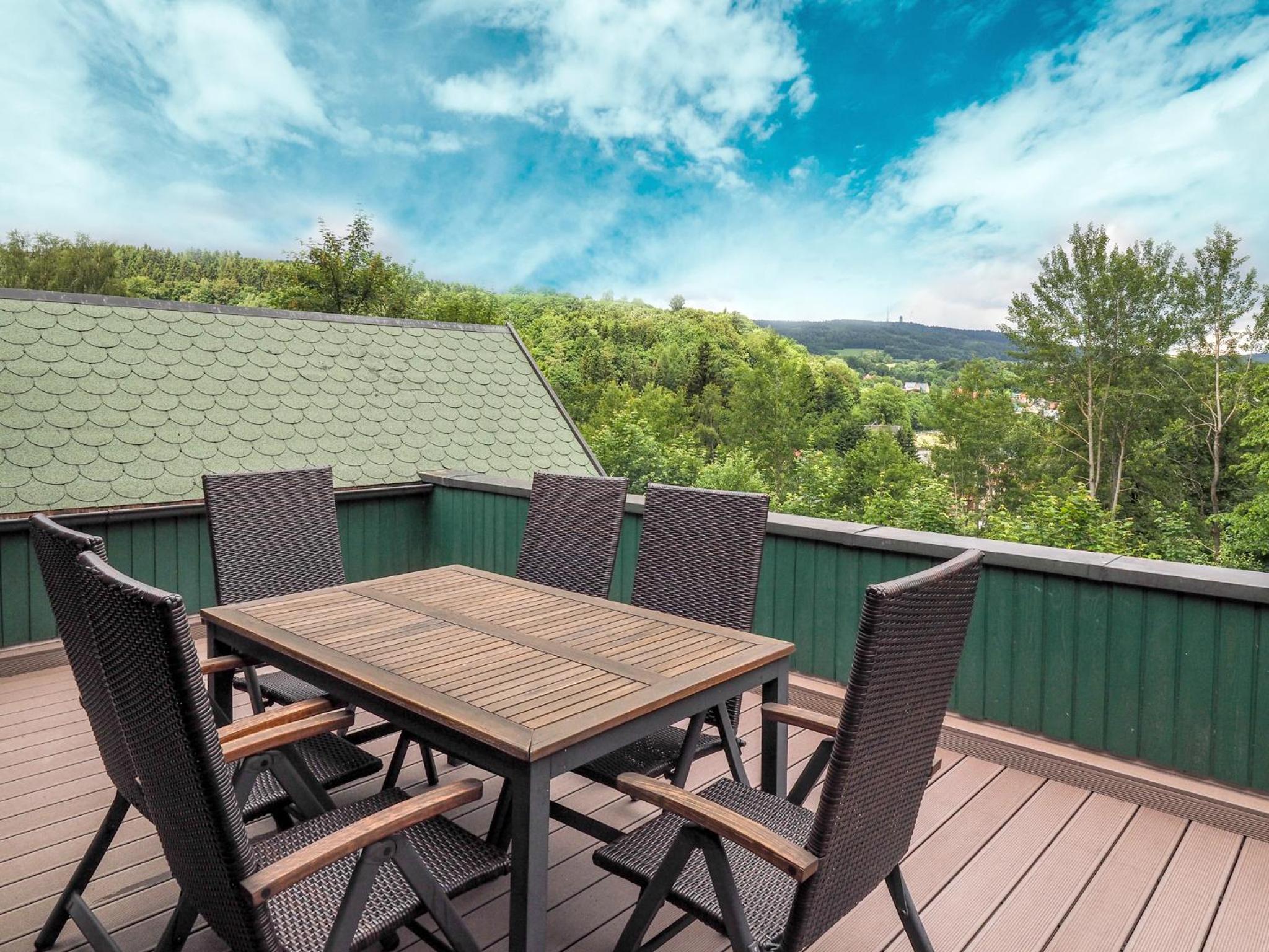 Apartment with Mountain View photo 3