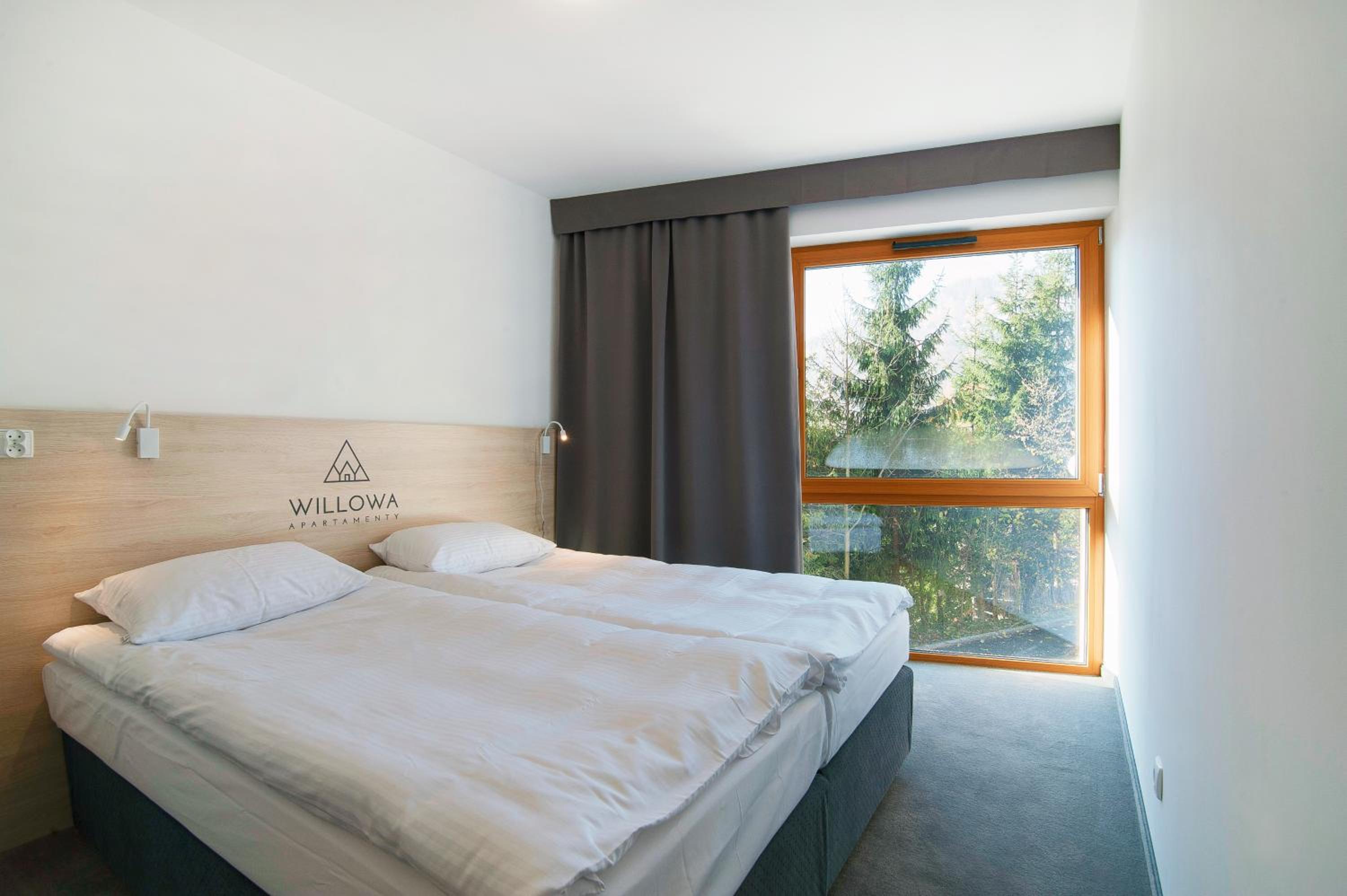 Apartment with Balcony - Photo 11