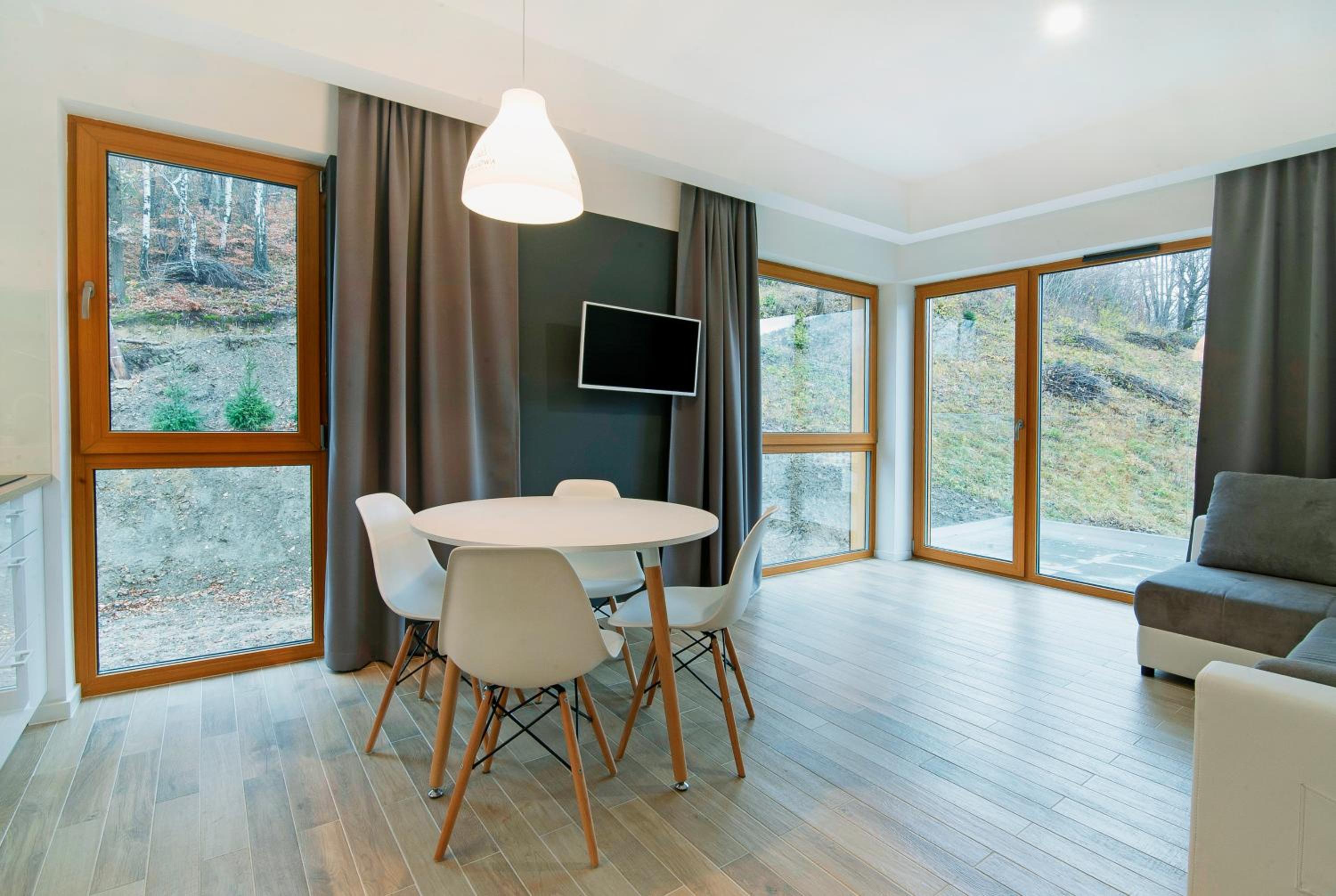 Apartment with Mountain View - Photo 13