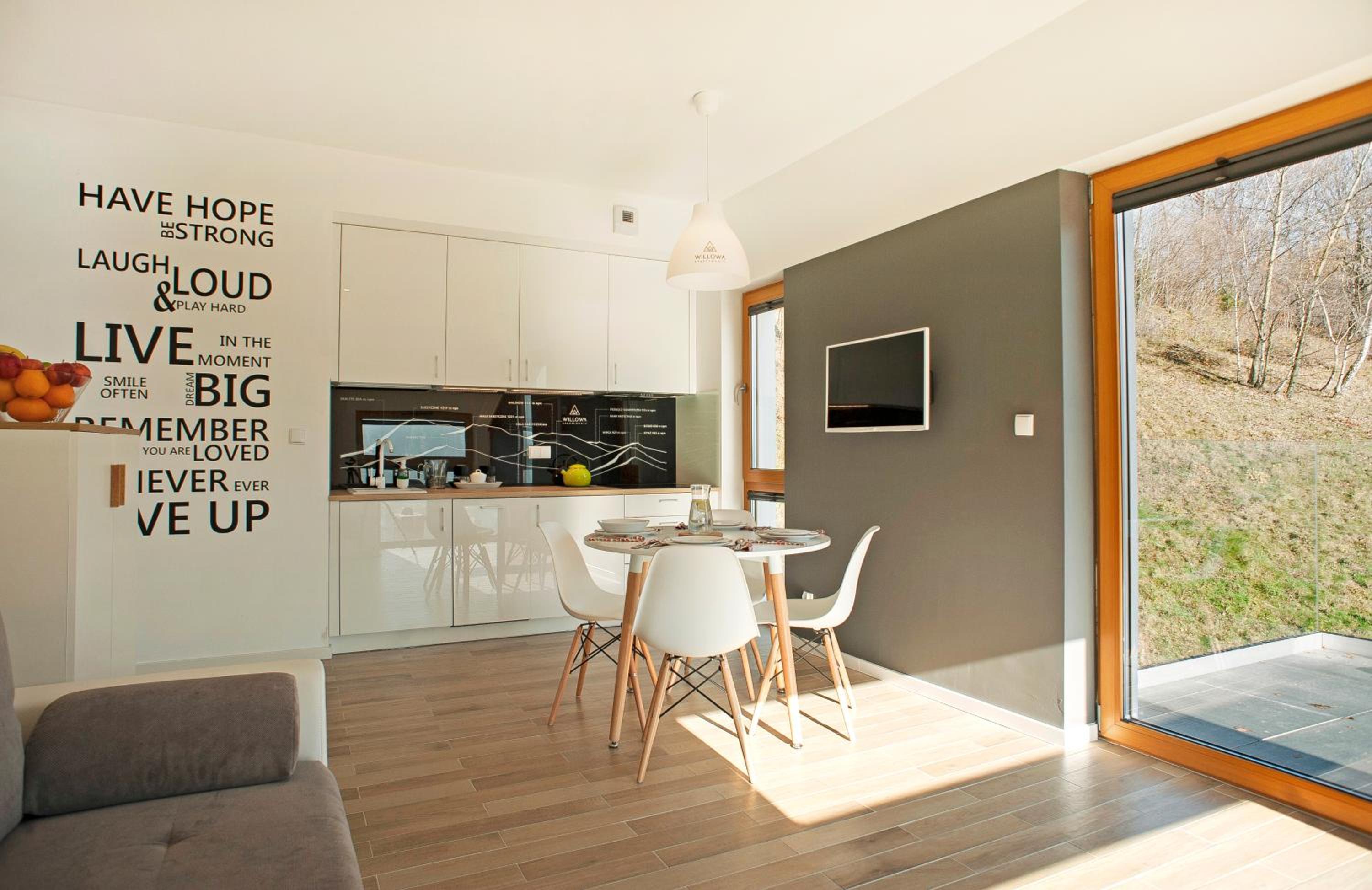 Apartment with Mountain View - Photo 32