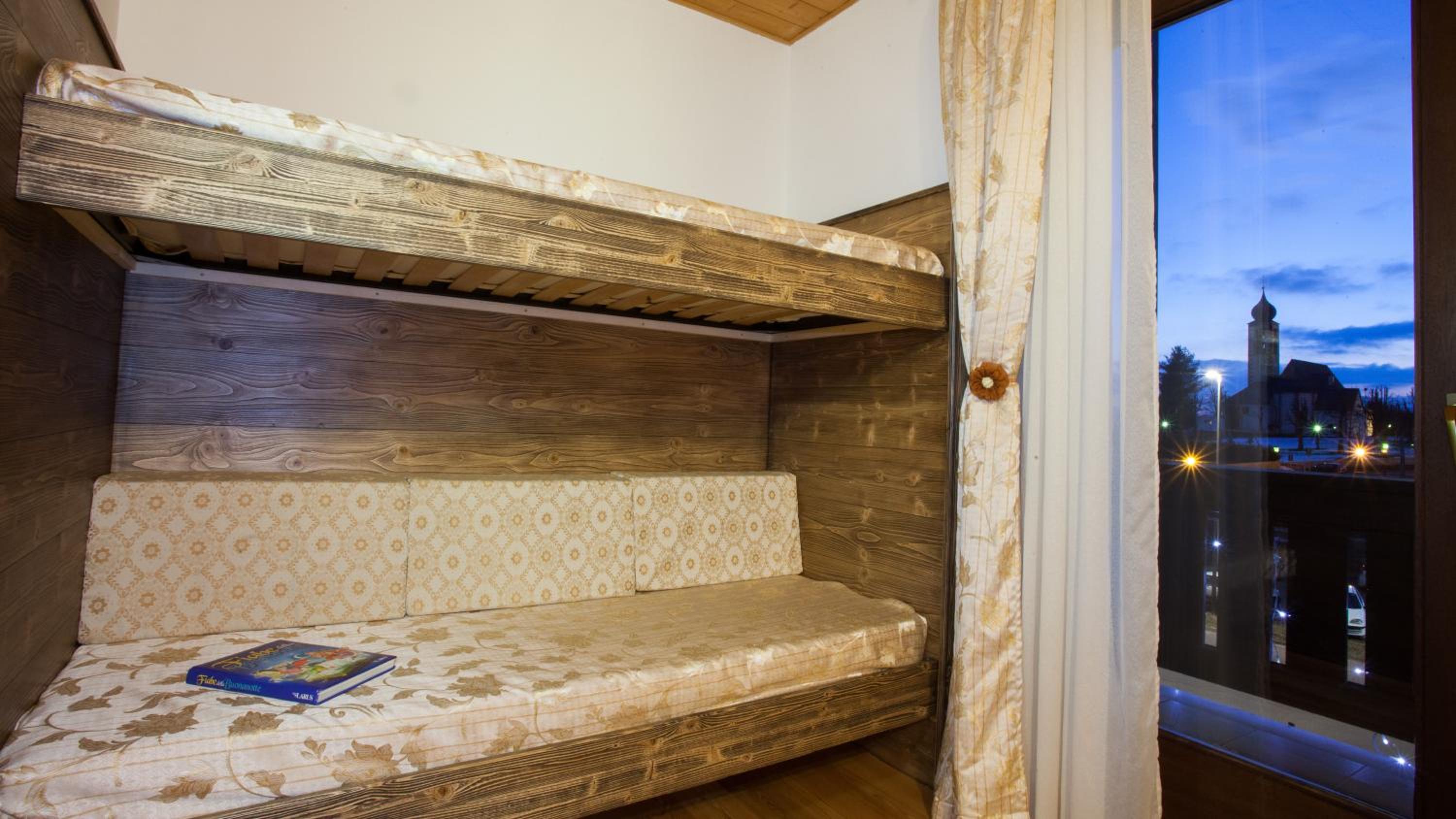 Family Room with Balcony - Photo 7