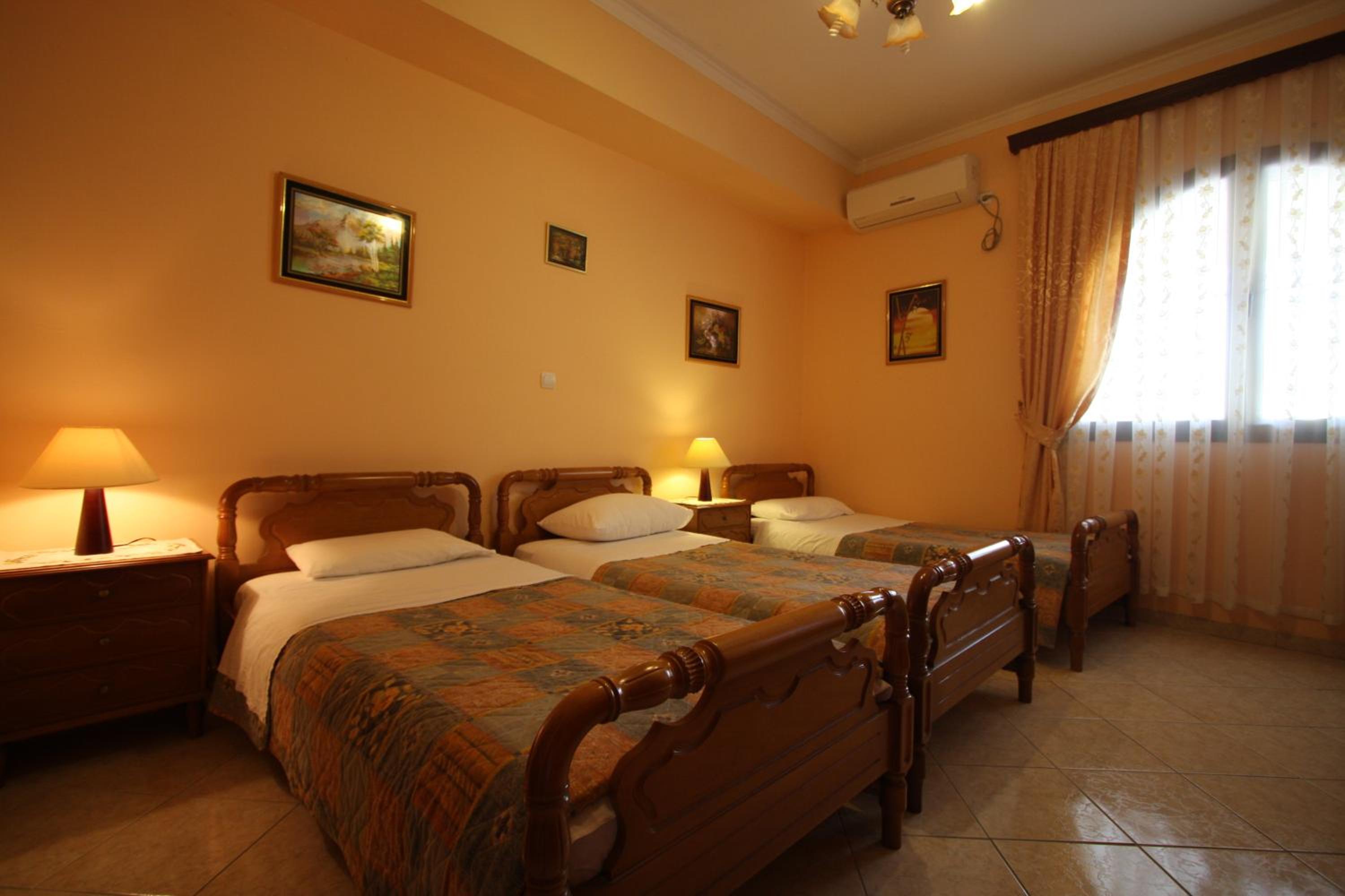 Triple Room photo 2