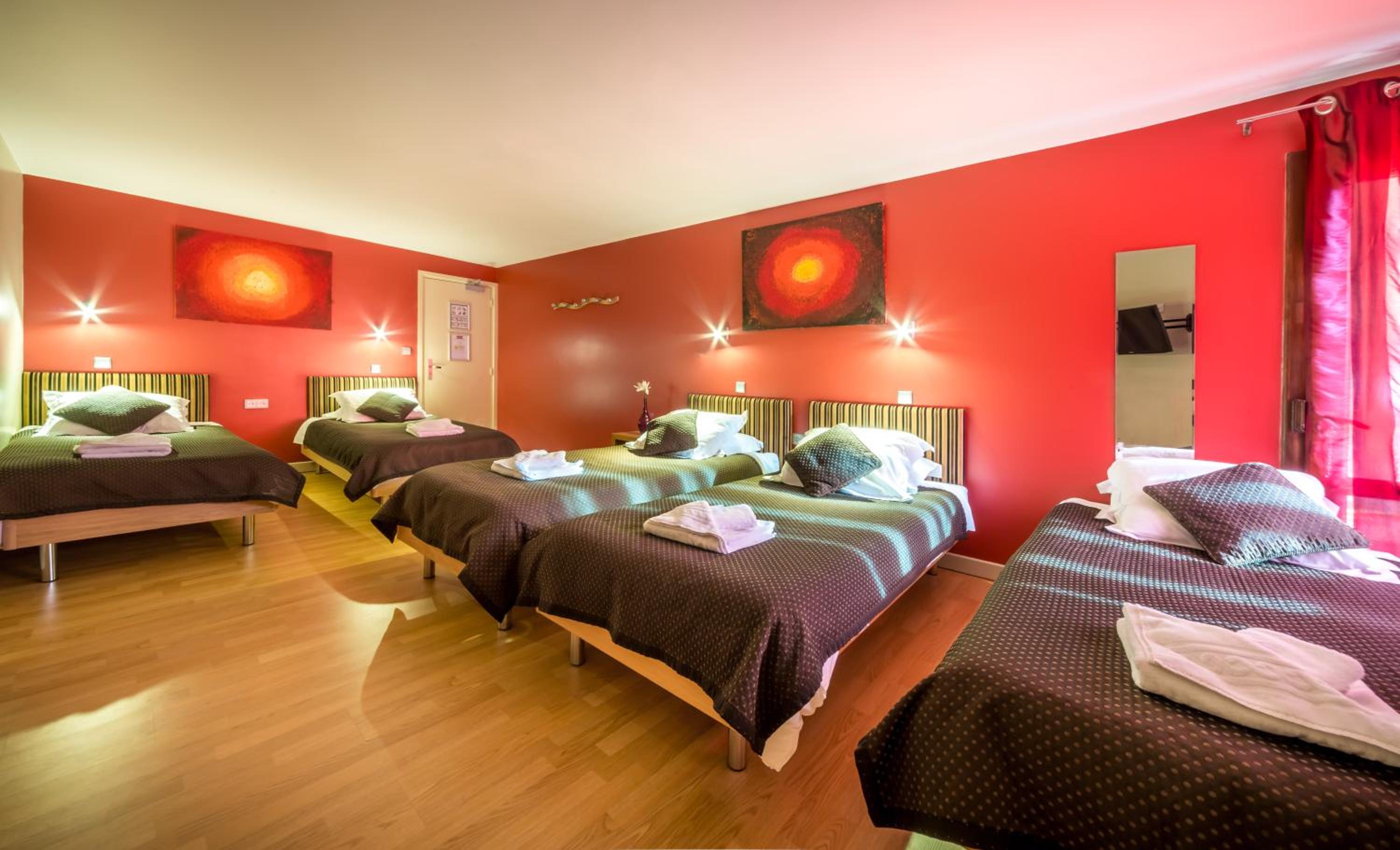 Quintuple Room (5 Adults) photo 1