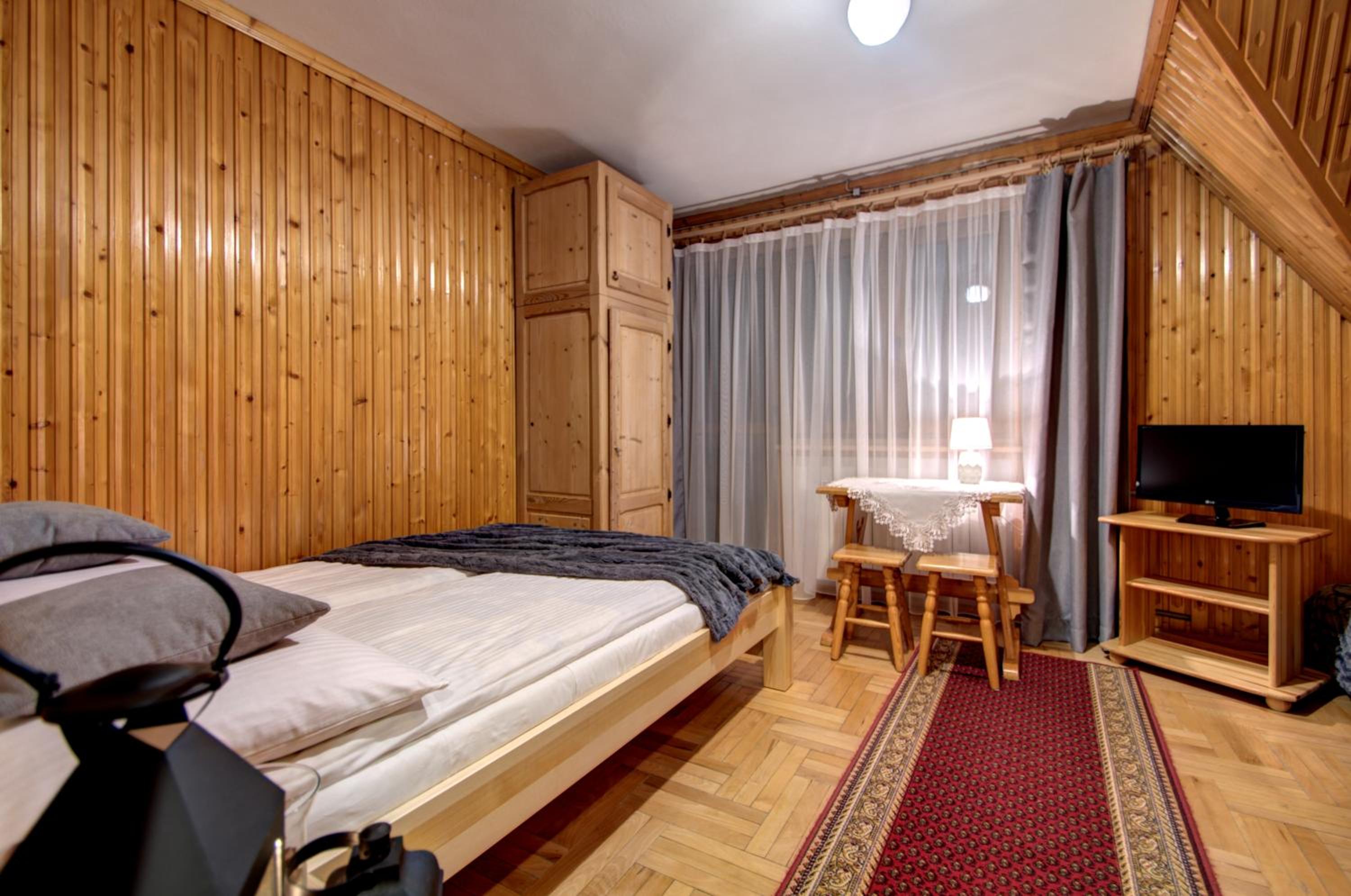 Double Room with Balcony (2 Adults + 1 Child) photo 2