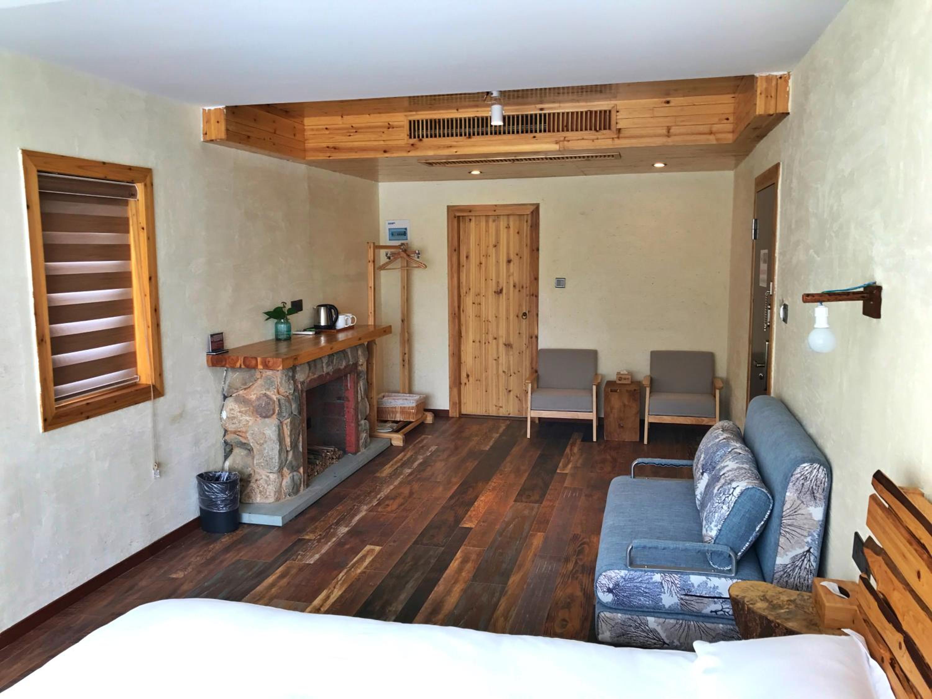 Lake-view Deluxe Family Room photo 2