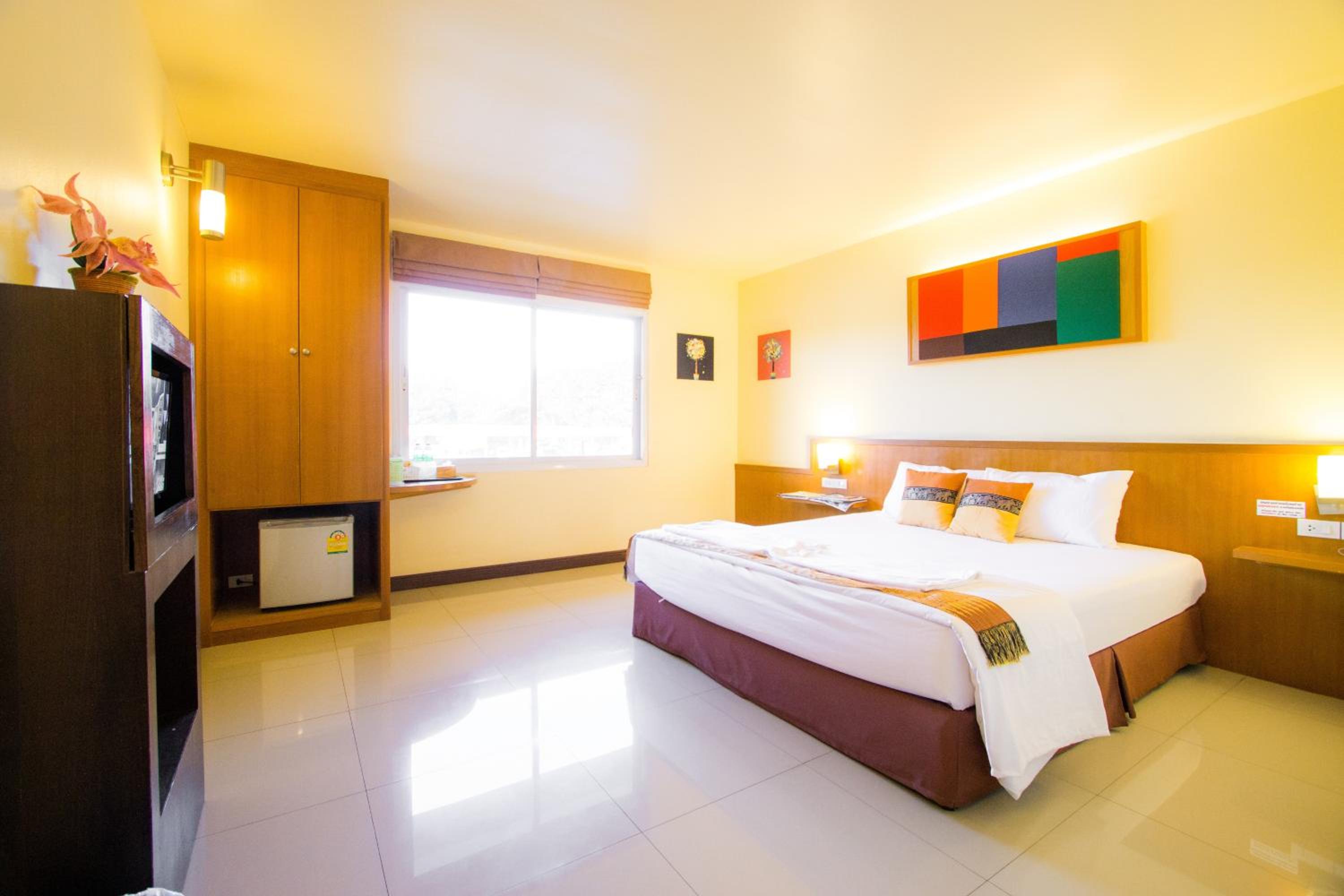 Family Room - Roundtrip airport Transfer