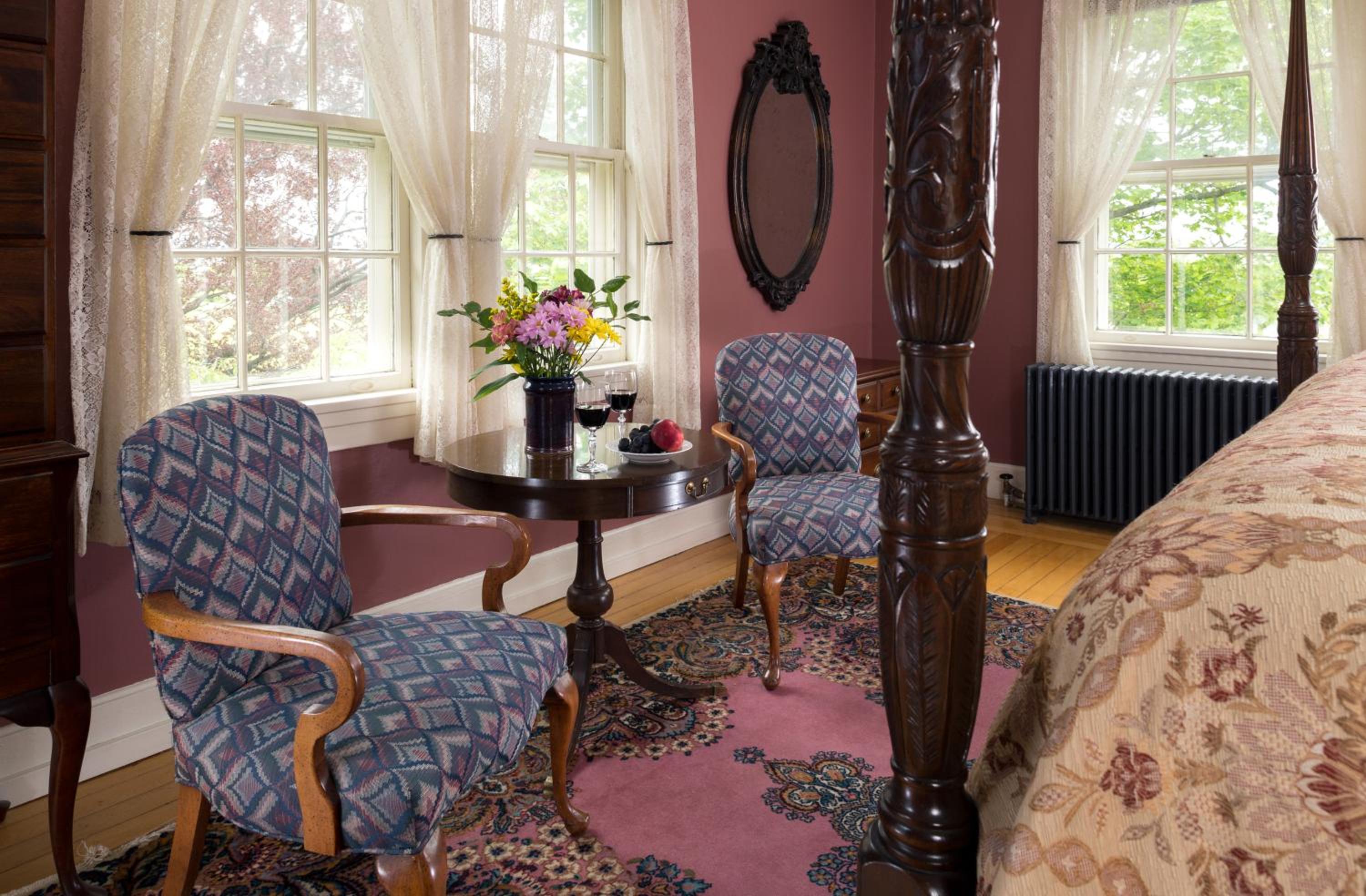 Cayuga (Deluxe King with Lake View)