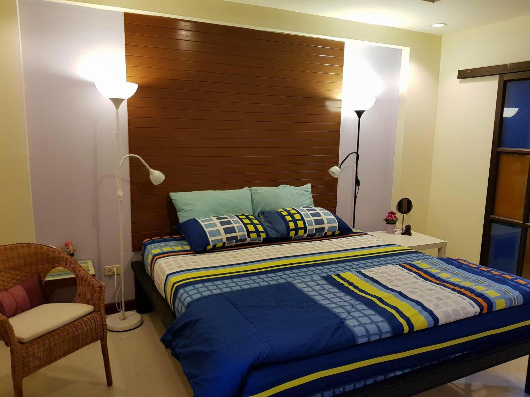 Standard King Room - Room Only - Photo 23