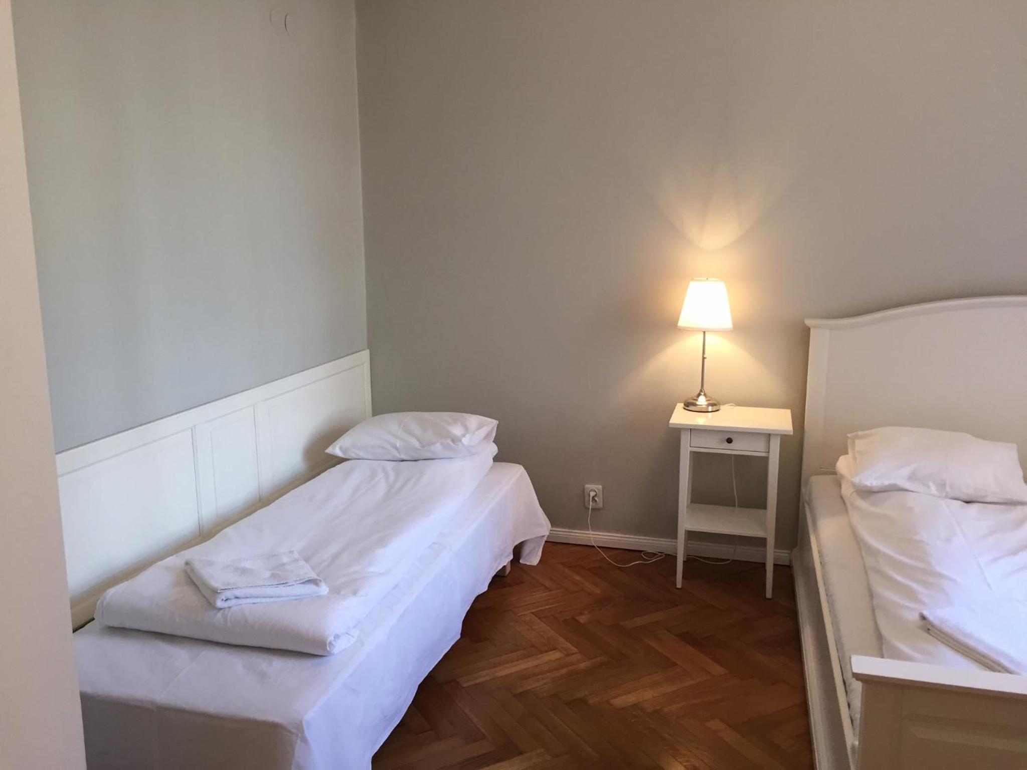 Apartment with Balcony - Photo 7