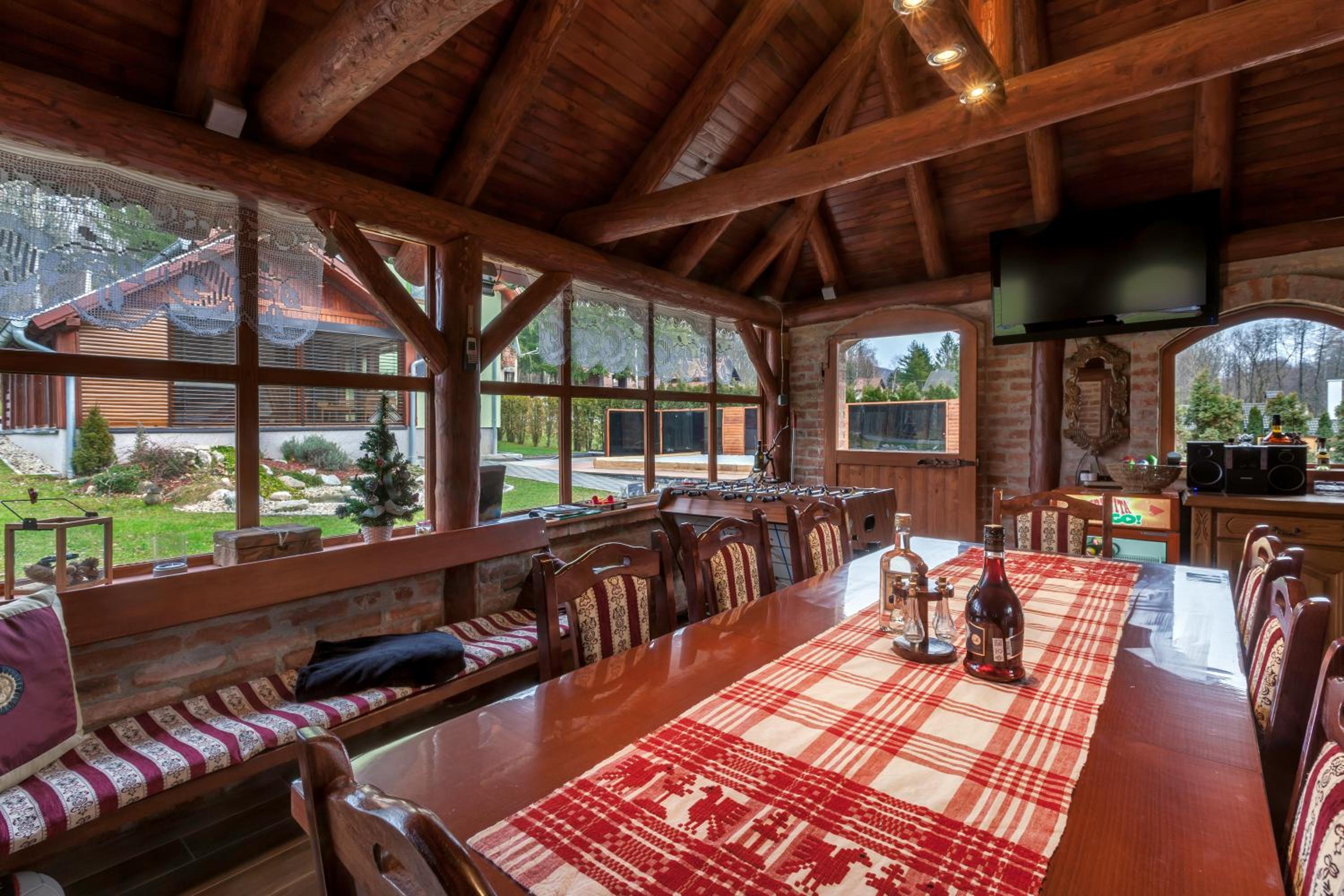 Three-Bedroom Chalet photo 2