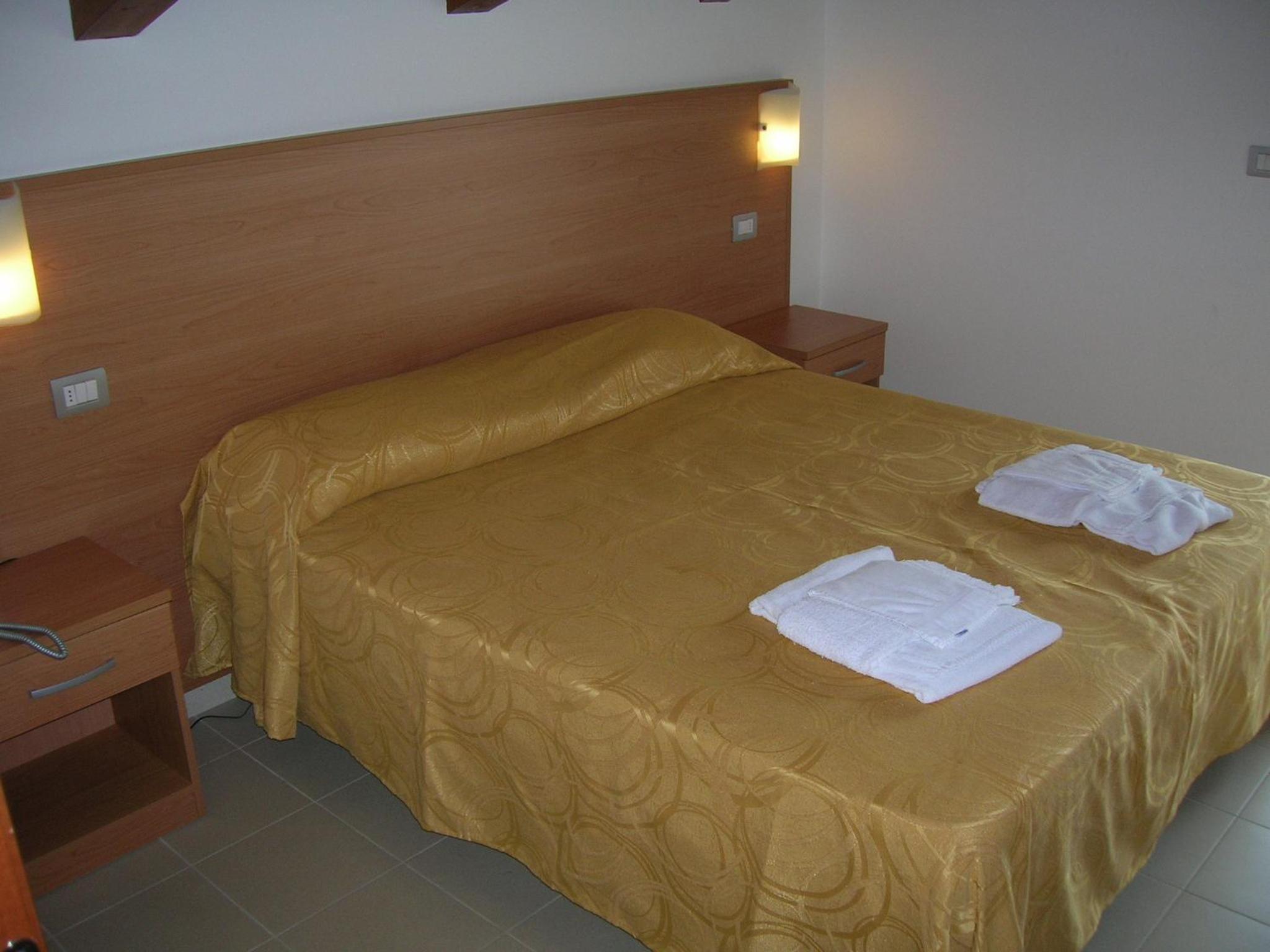 One-Bedroom Apartment (3 Adults) - Attic photo 1