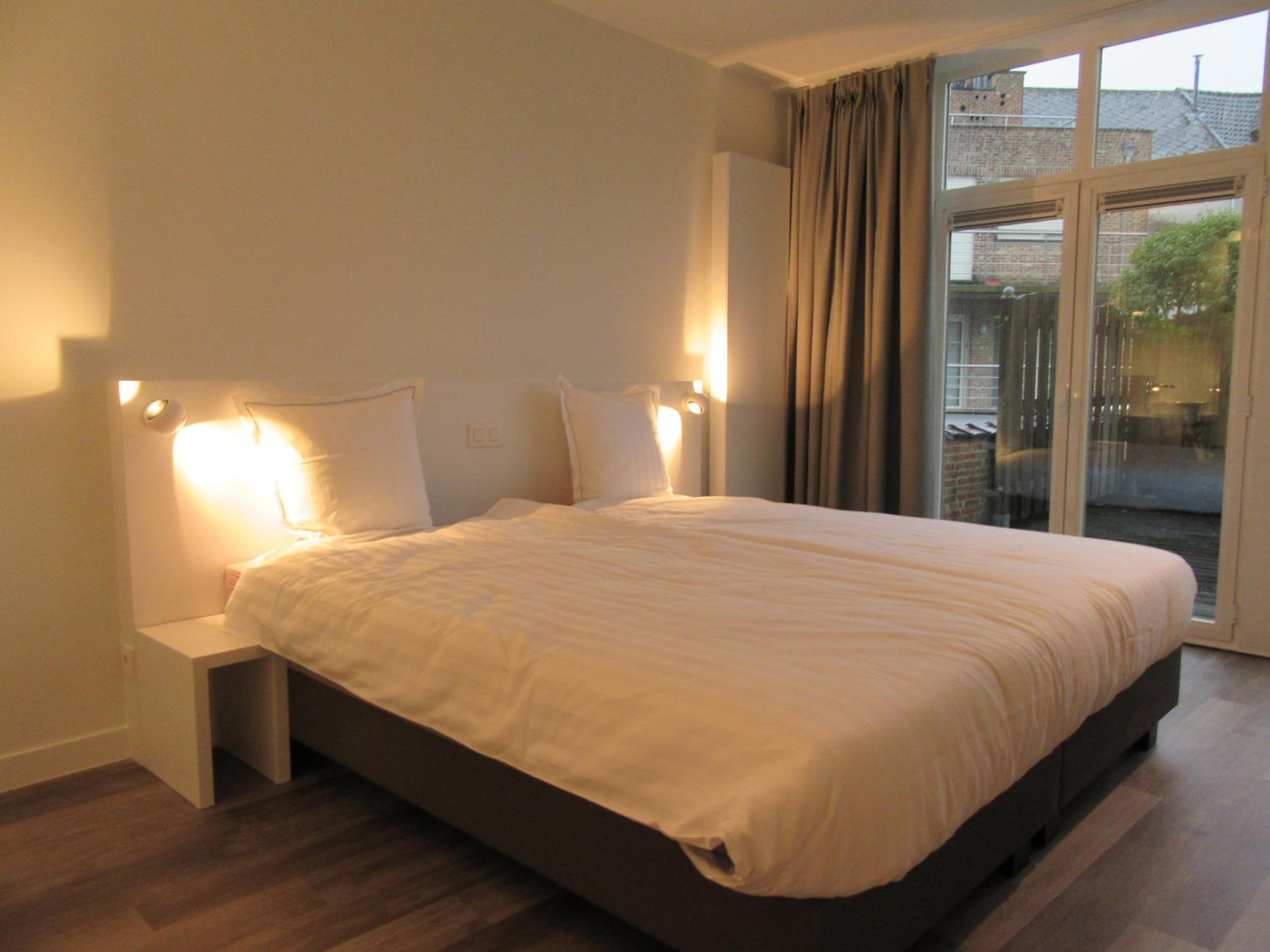 Deluxe Twin Room with Kitchenette and Terrace