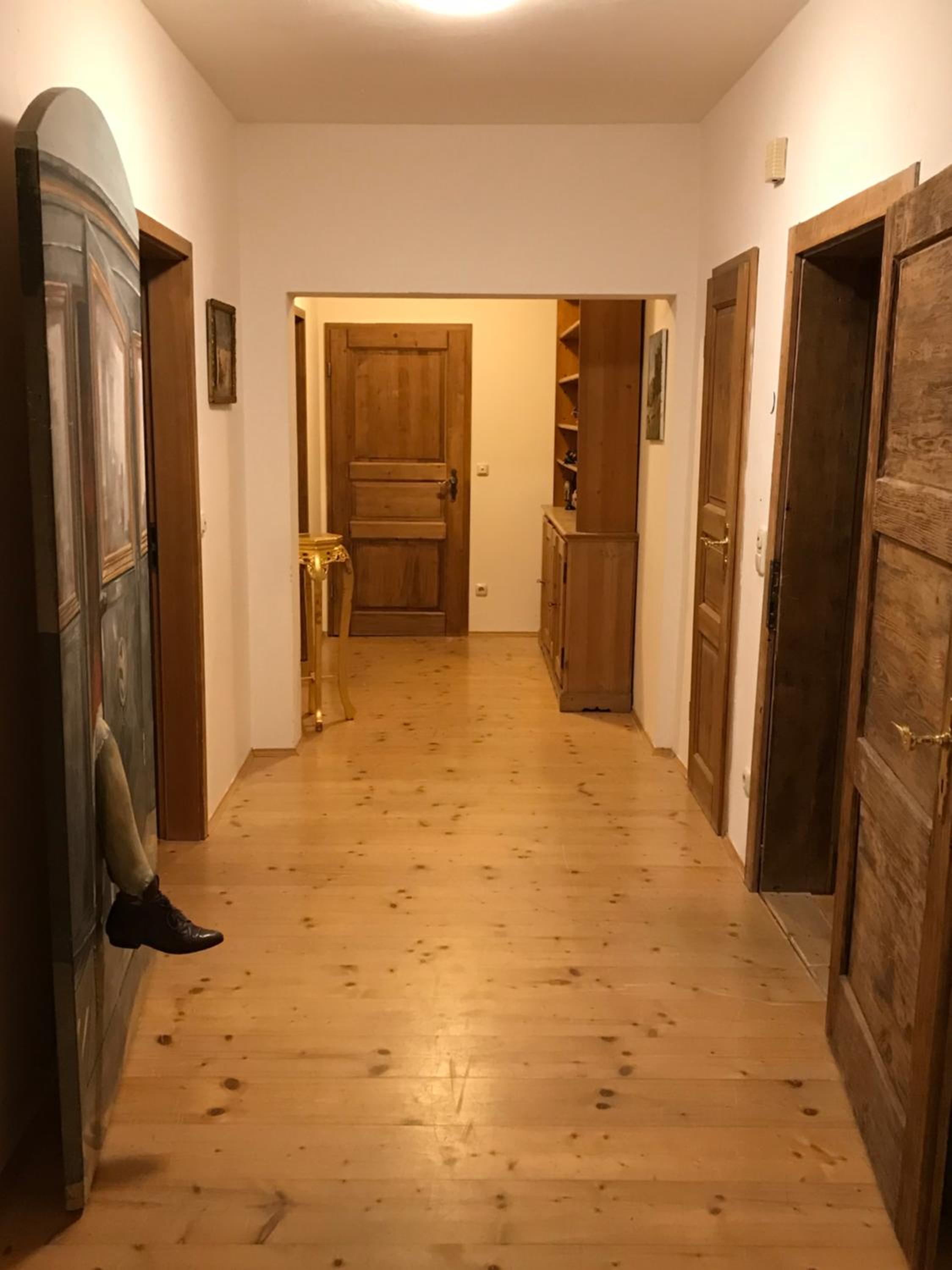 Three-Bedroom Suite - Photo 4