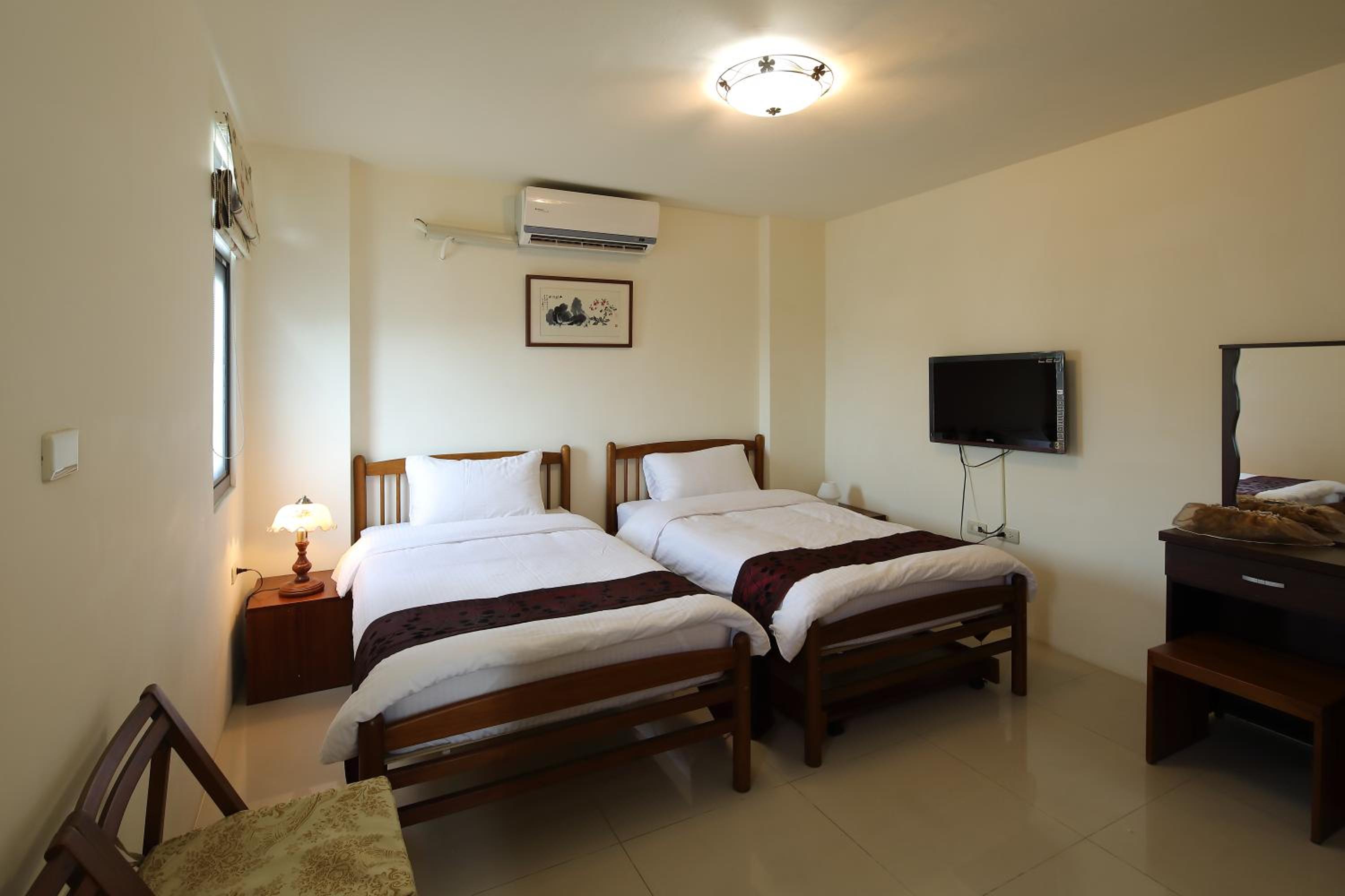Small Double or Twin Room photo 3