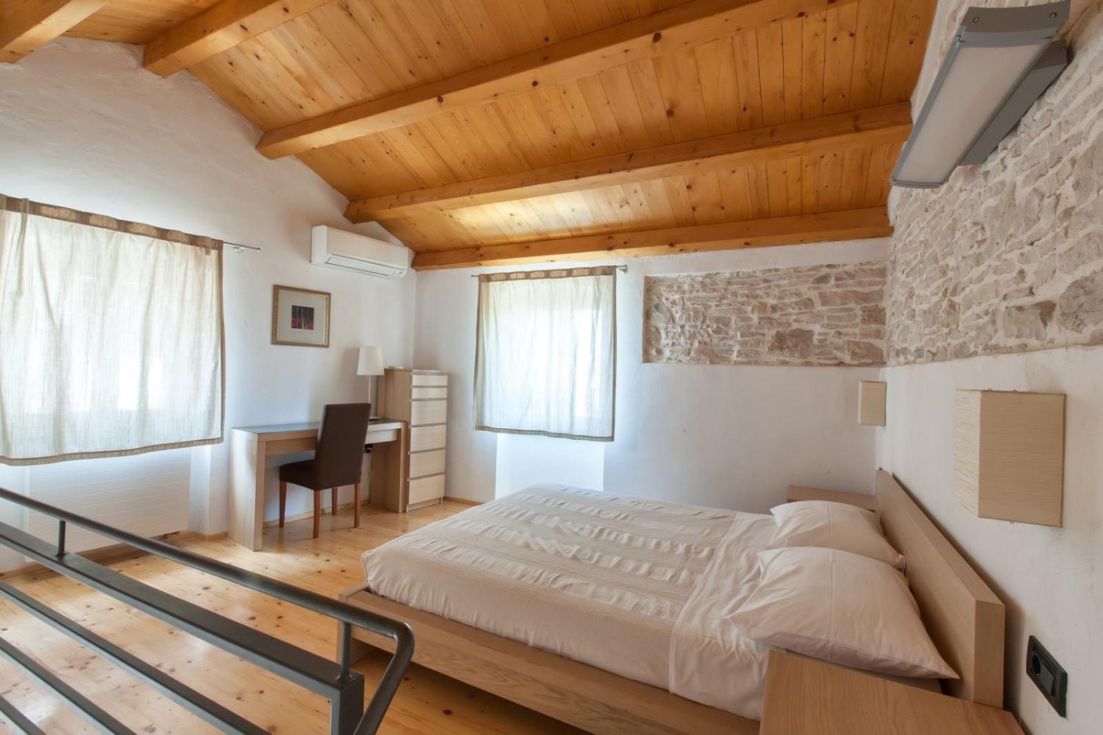 One-Bedroom House photo 1