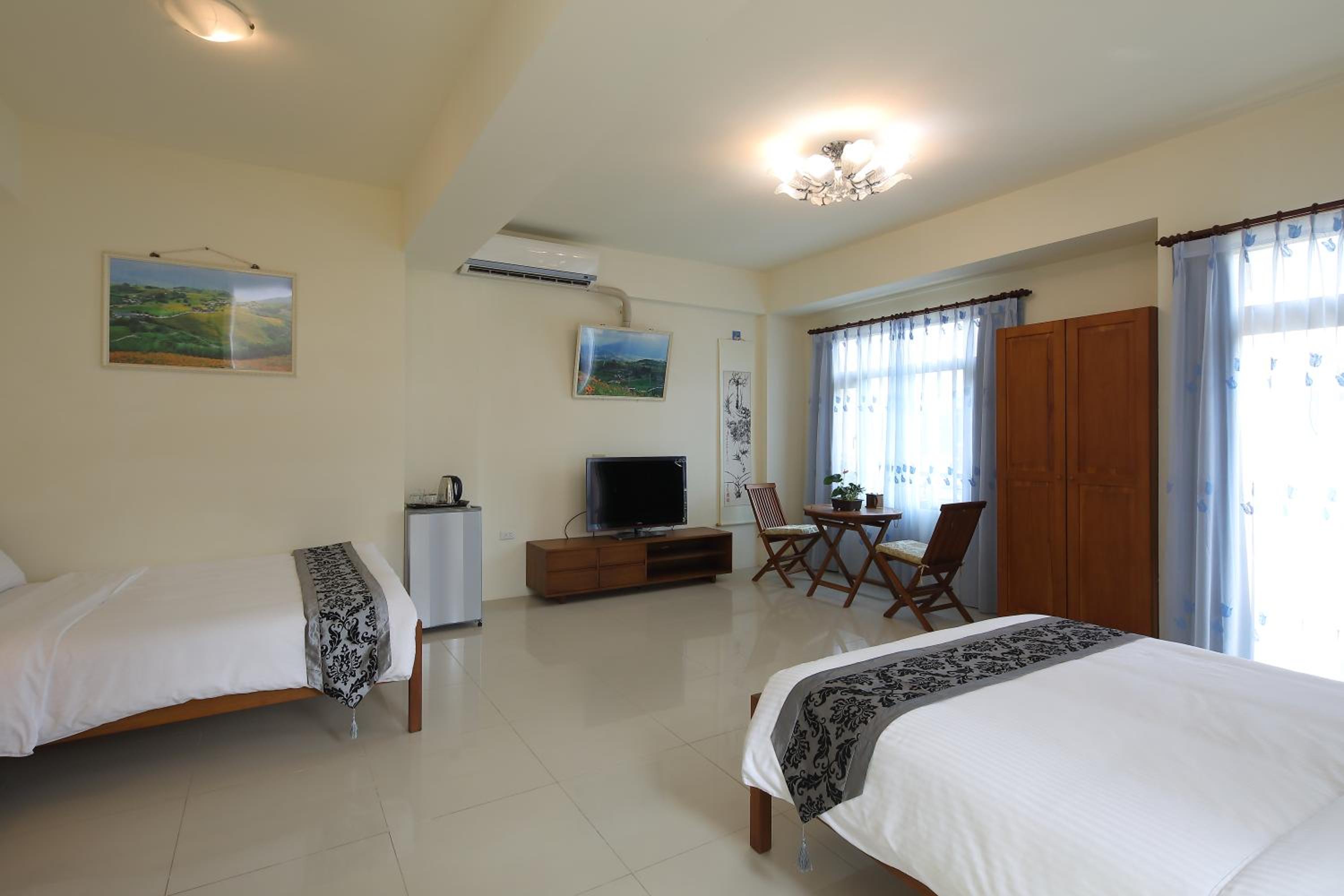 Classic Quadruple Room photo 3