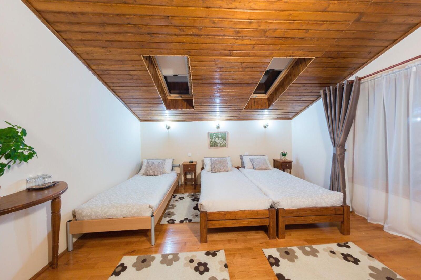 Triple Room With Private Bathroom photo 1