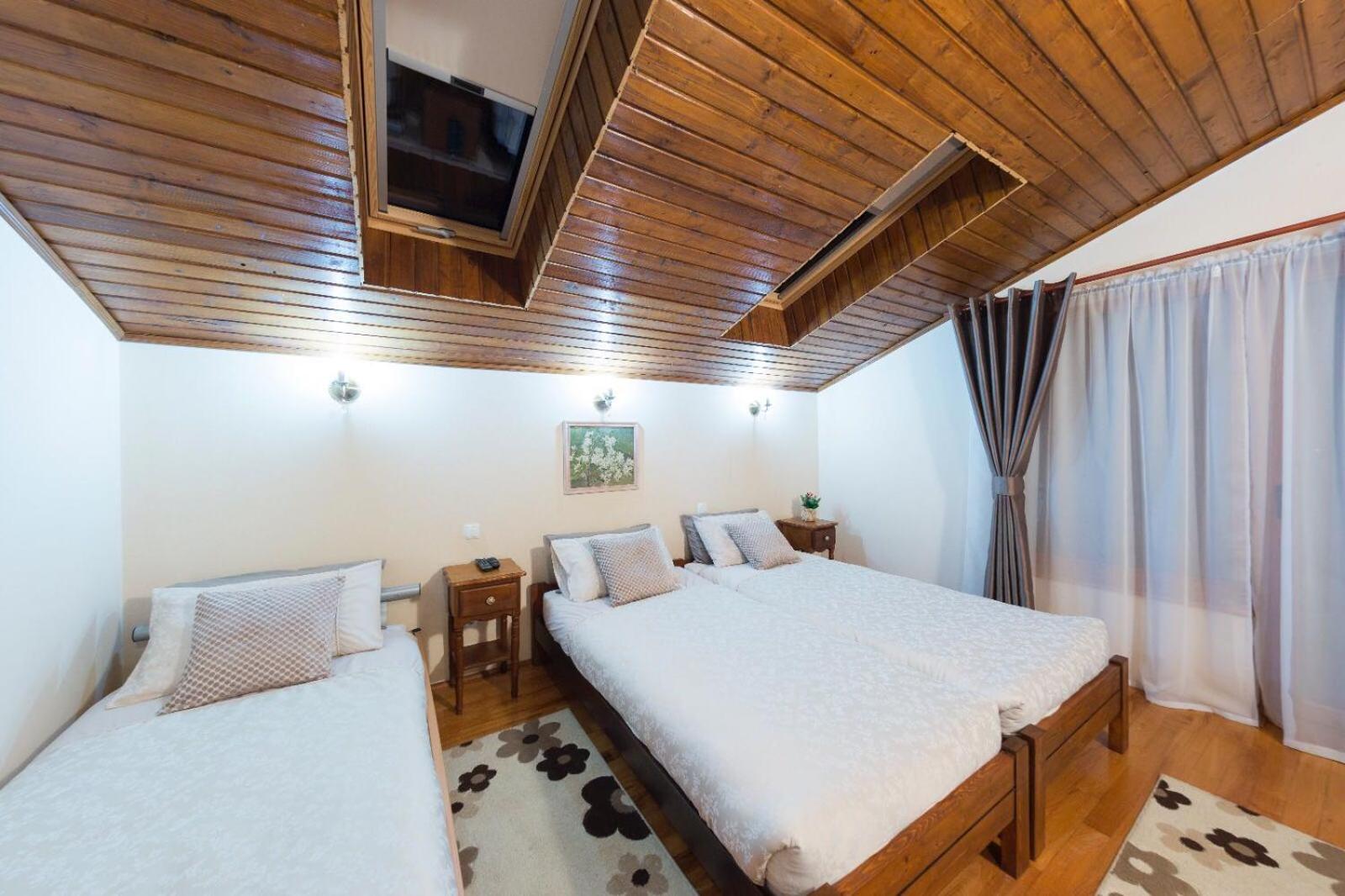 Triple Room With Private Bathroom photo 3