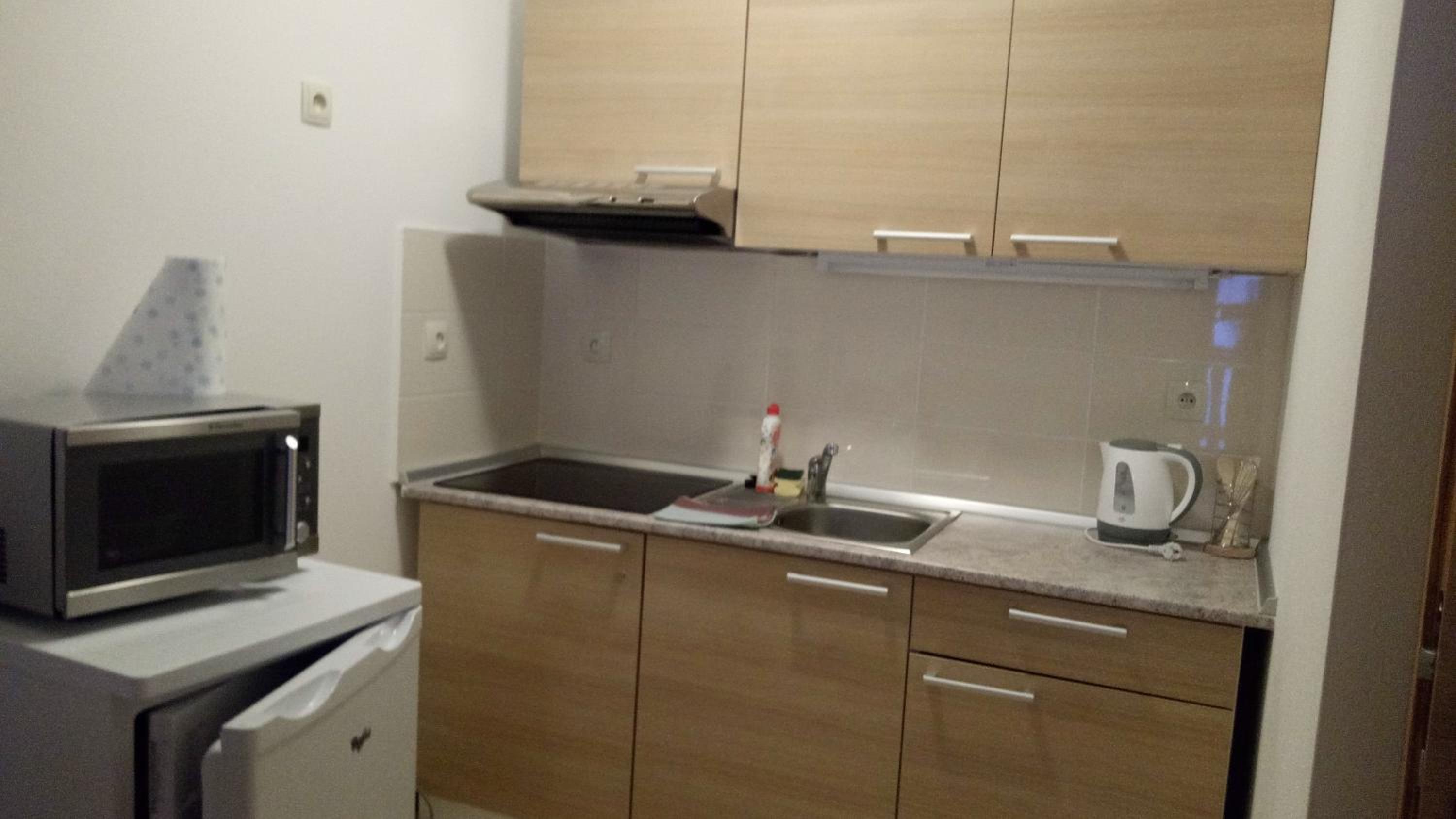 Apartment with Balcony - Photo 34