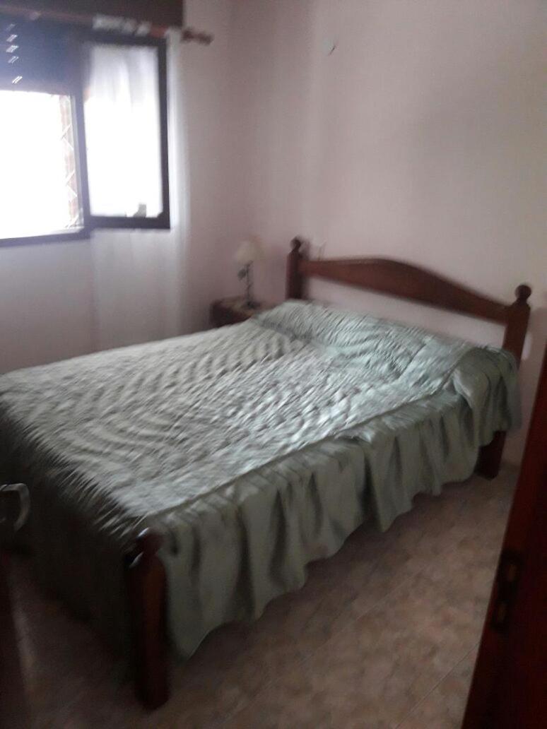 Five-Bedroom House photo 2