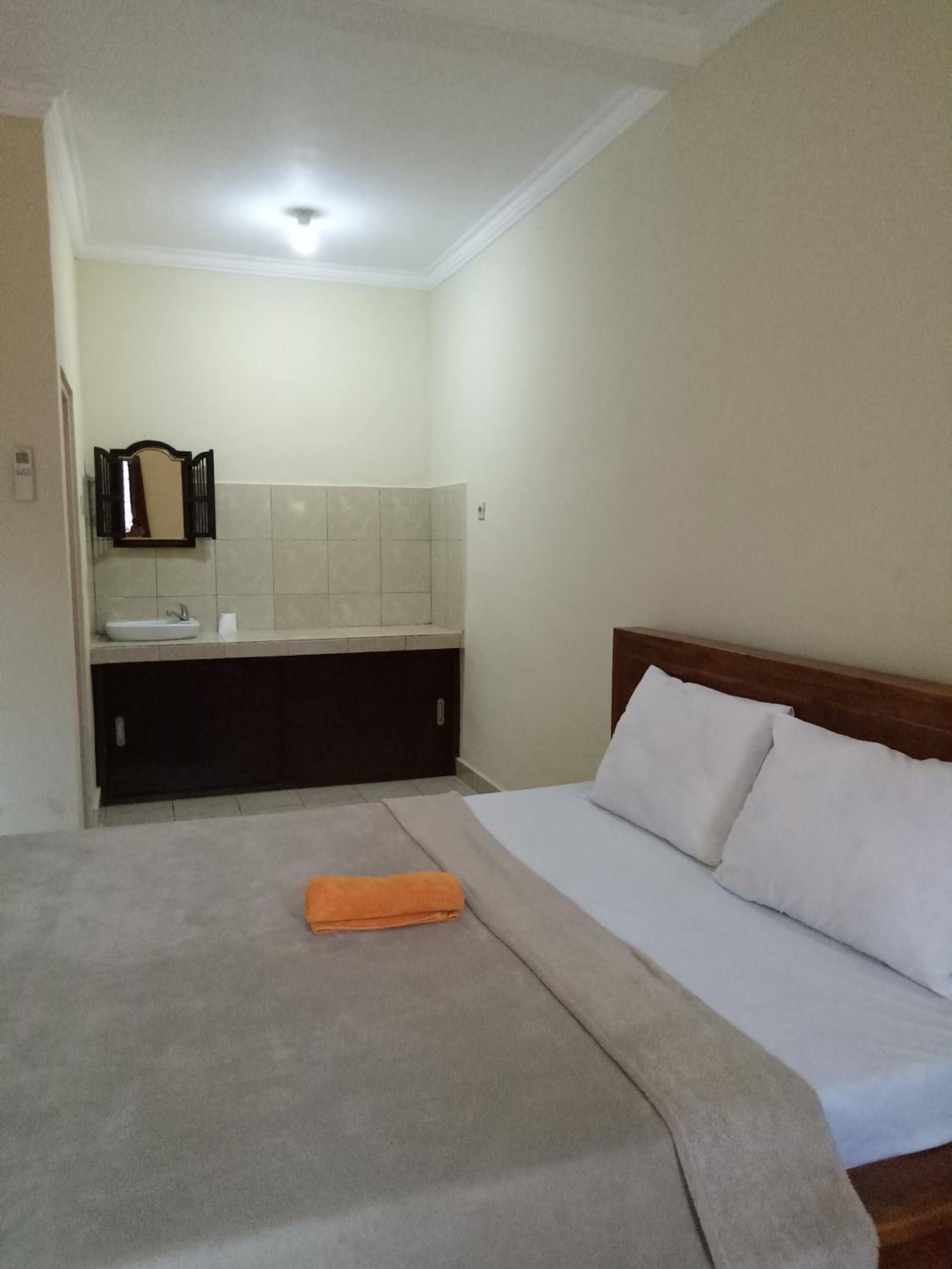 Double Room with Patio - Photo 8