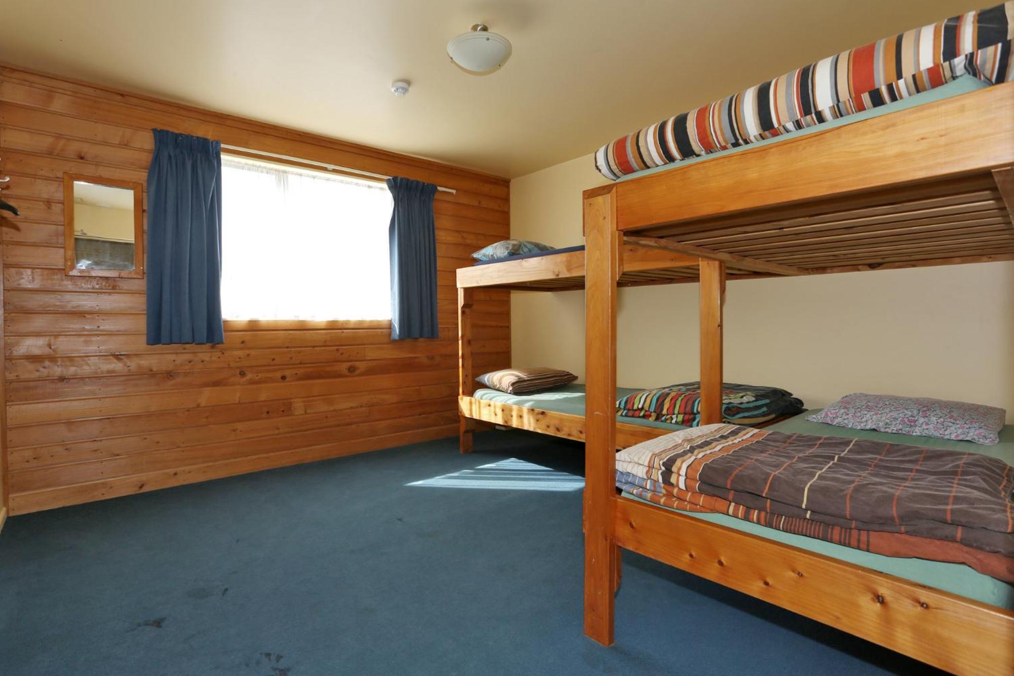 Bed in 6-Bed Mixed Dormitory Room photo 3