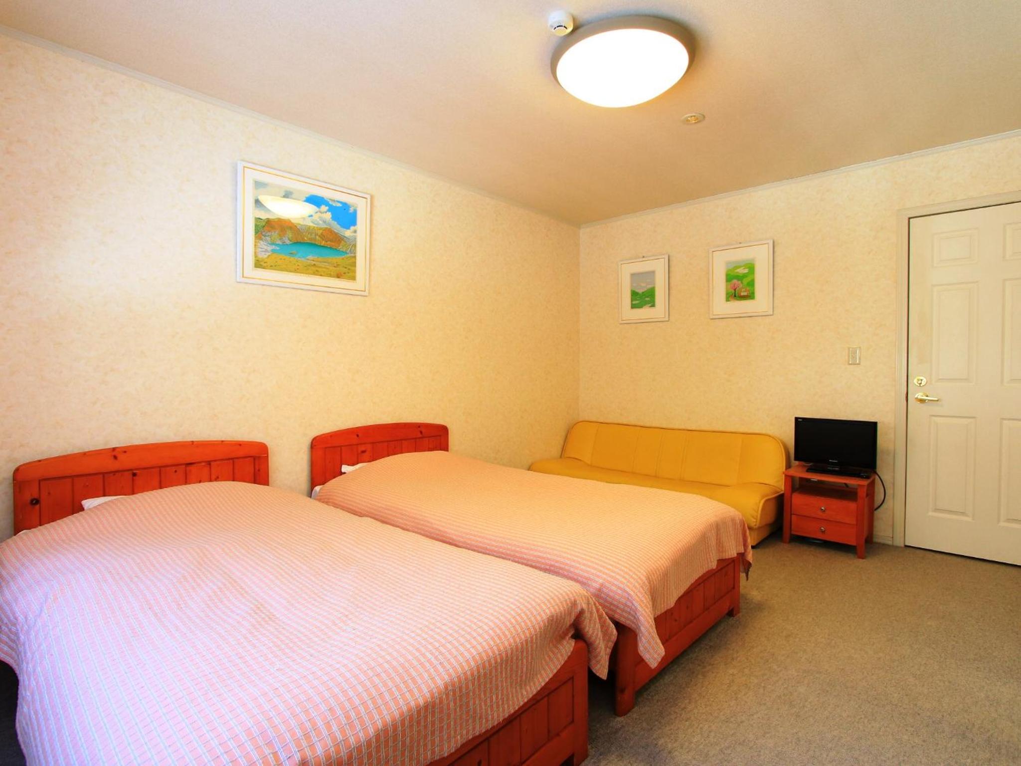 Standard Triple Room - Photo 5