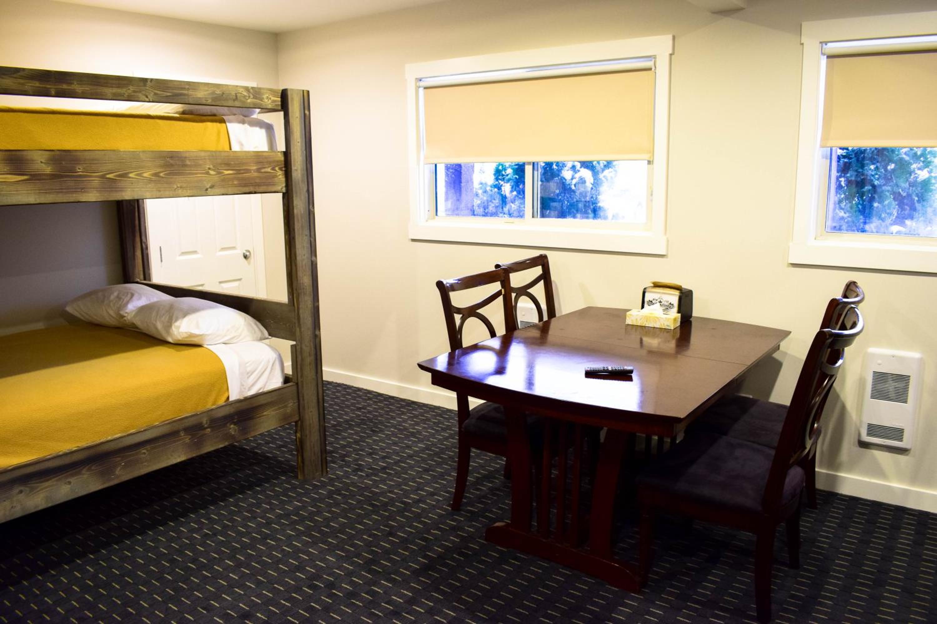 Suite with Mountain View photo 2