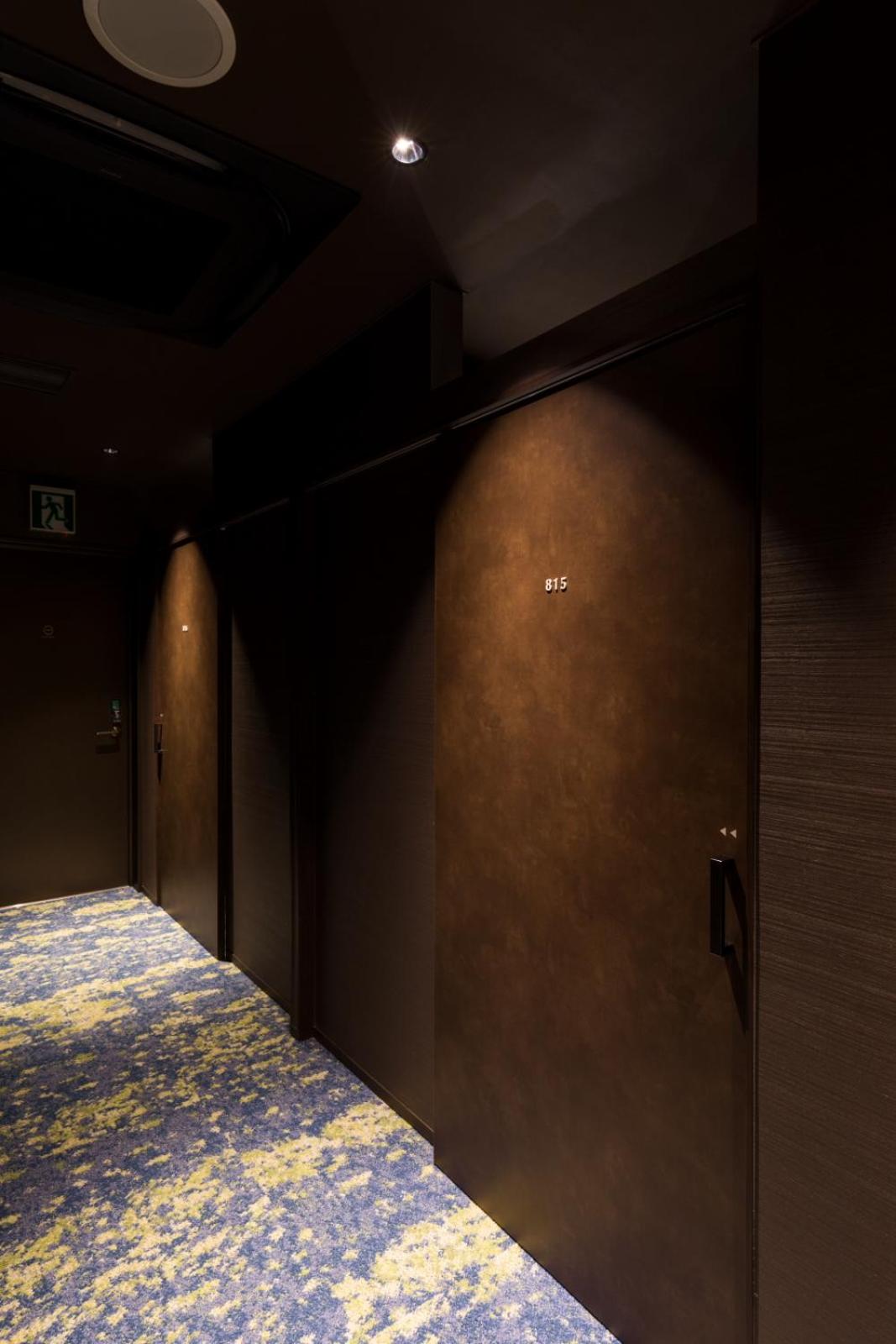 Superior Capsule Room for Male photo 2