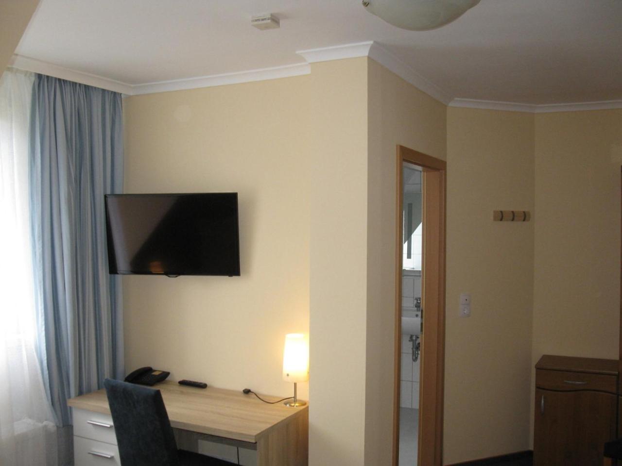 Double or Twin Room photo 3