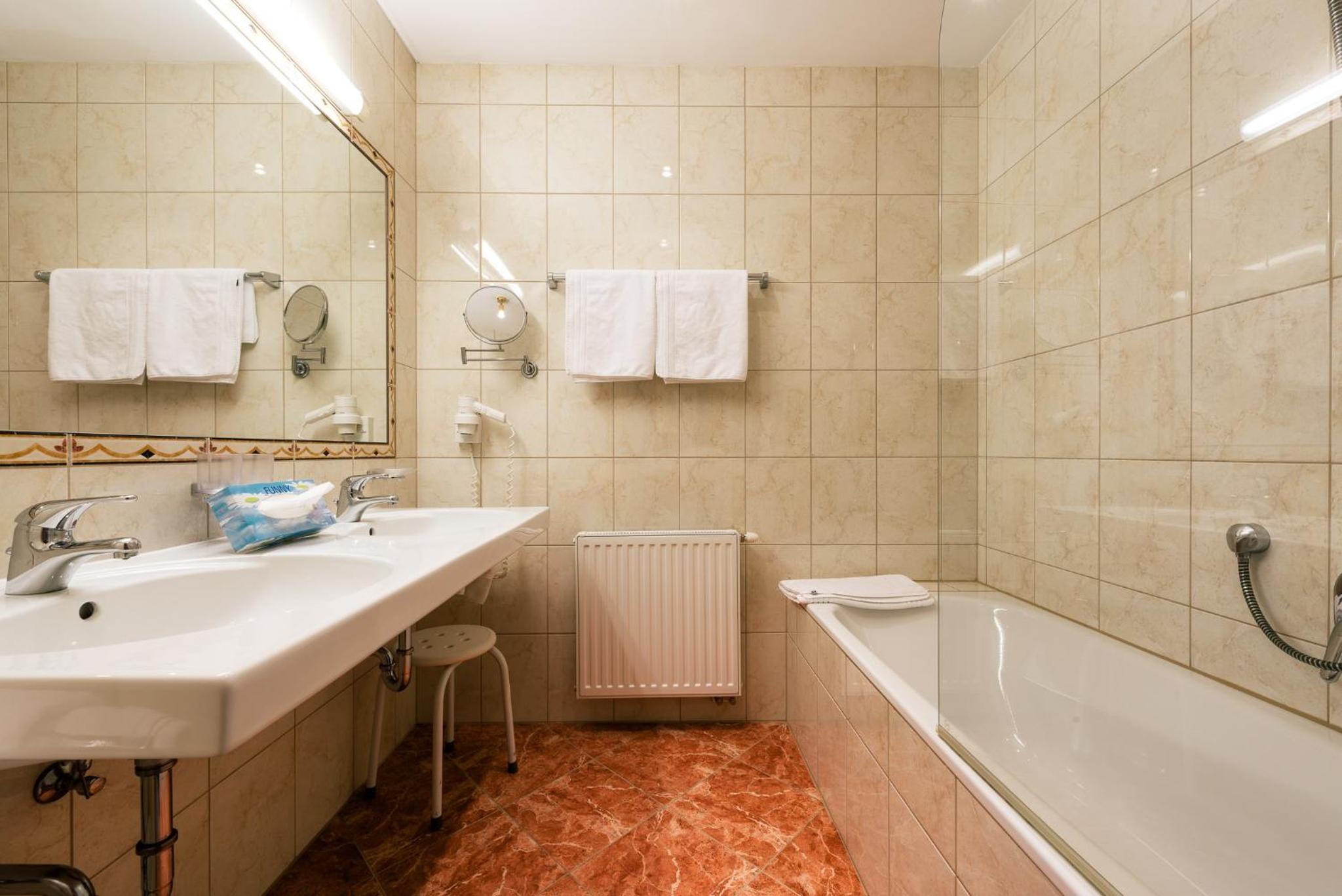 Double Room - Photo 6