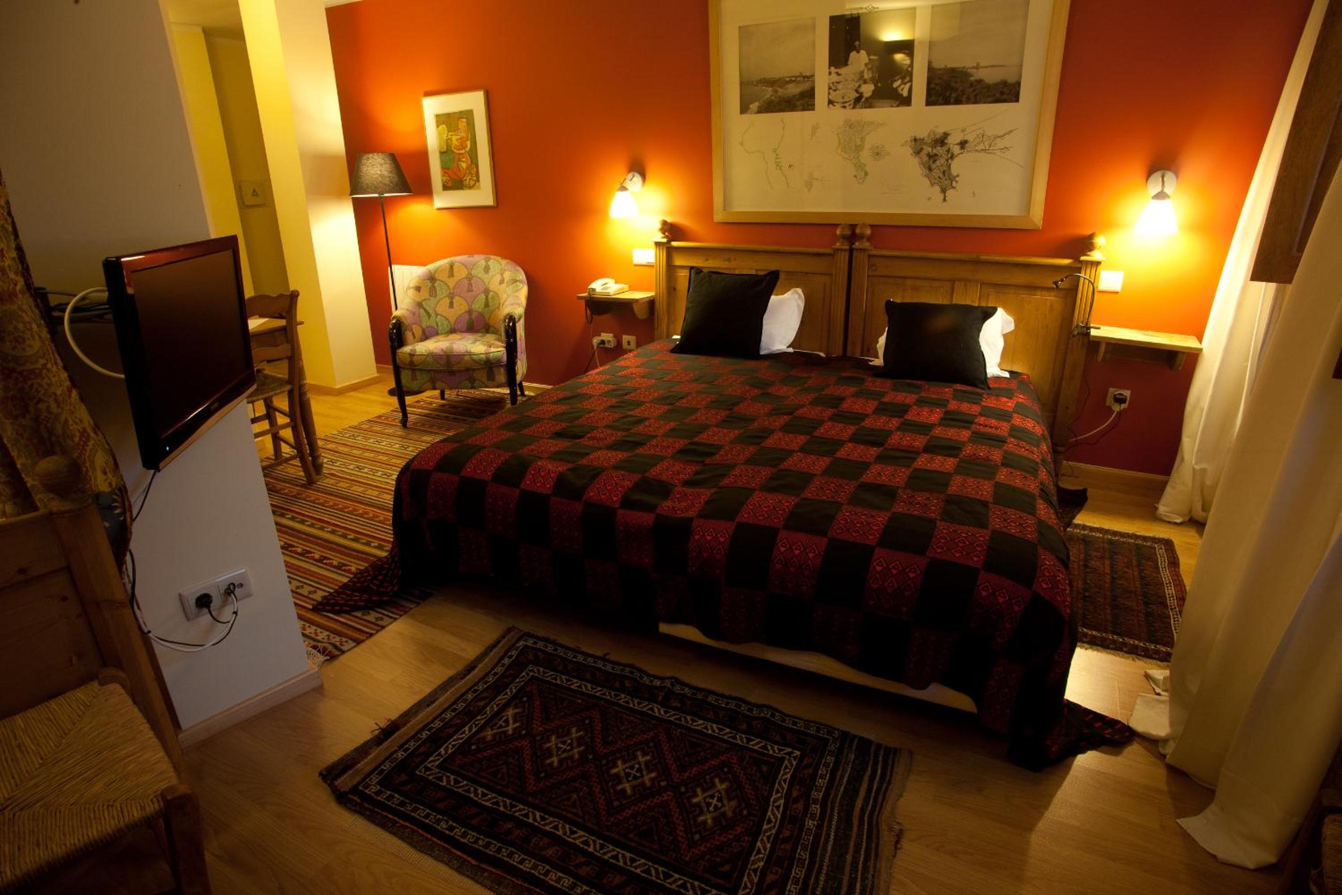 Standard Double Room - Photo 10