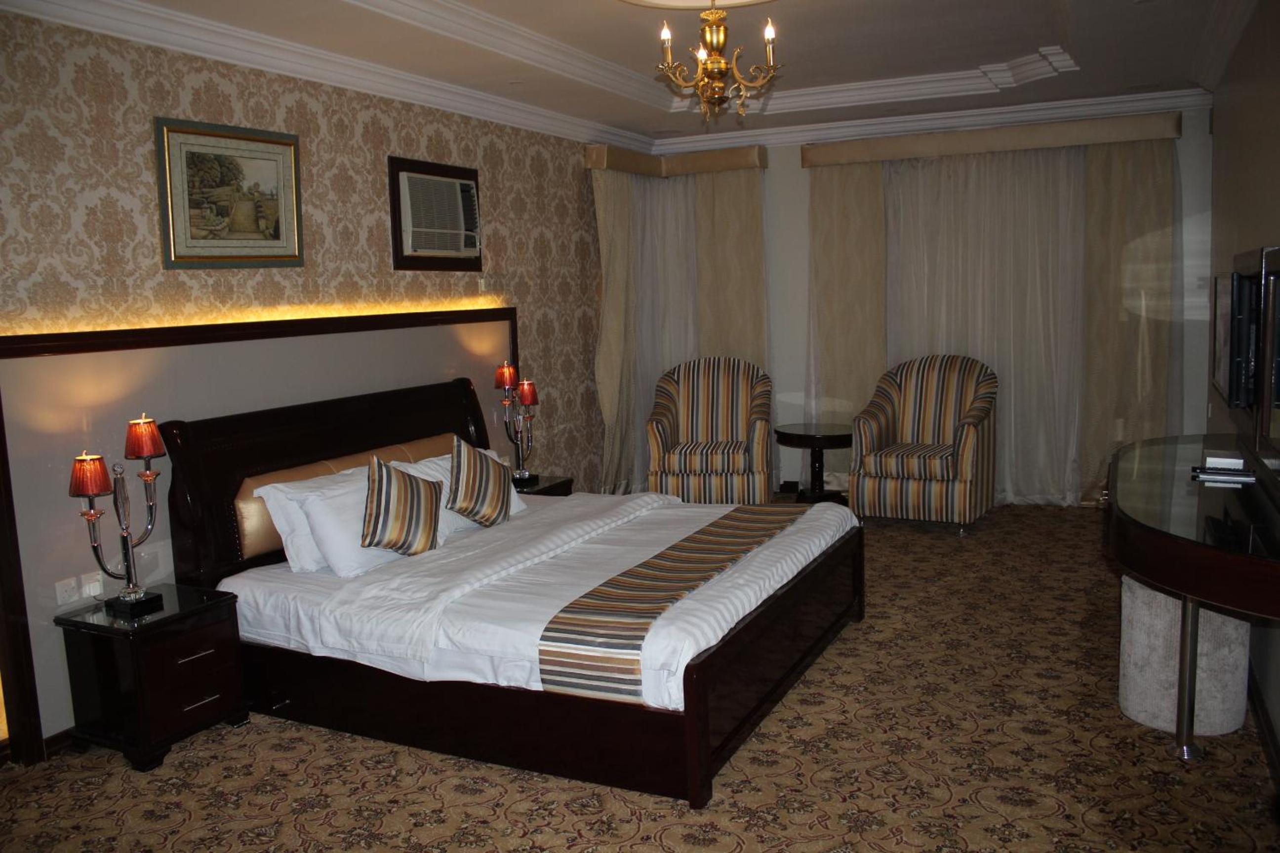 Executive Suite photo 2