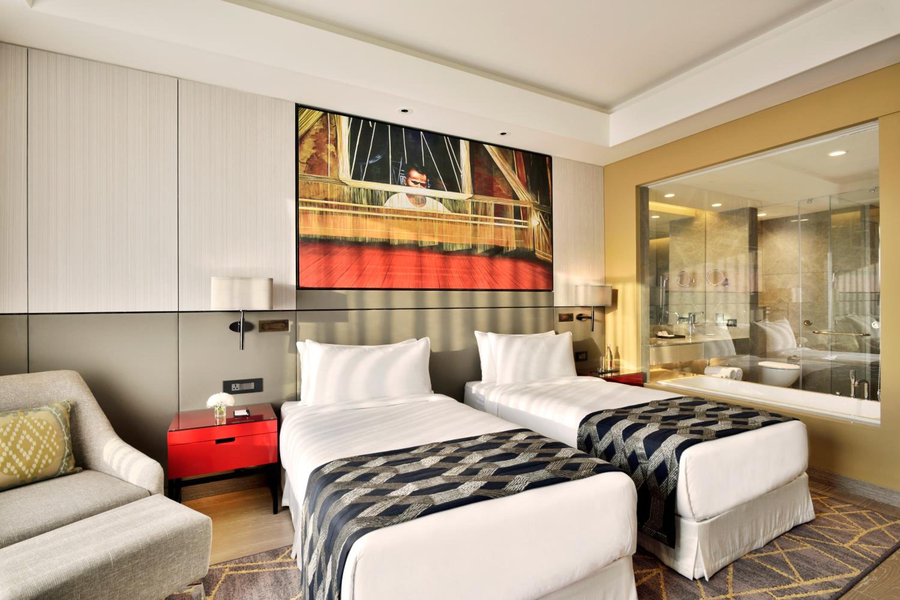 Business Class Double or Twin Room – 15% Dis on FnB
