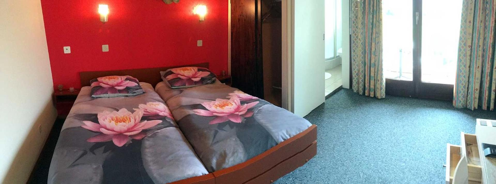 Double or Twin Room - Photo 4