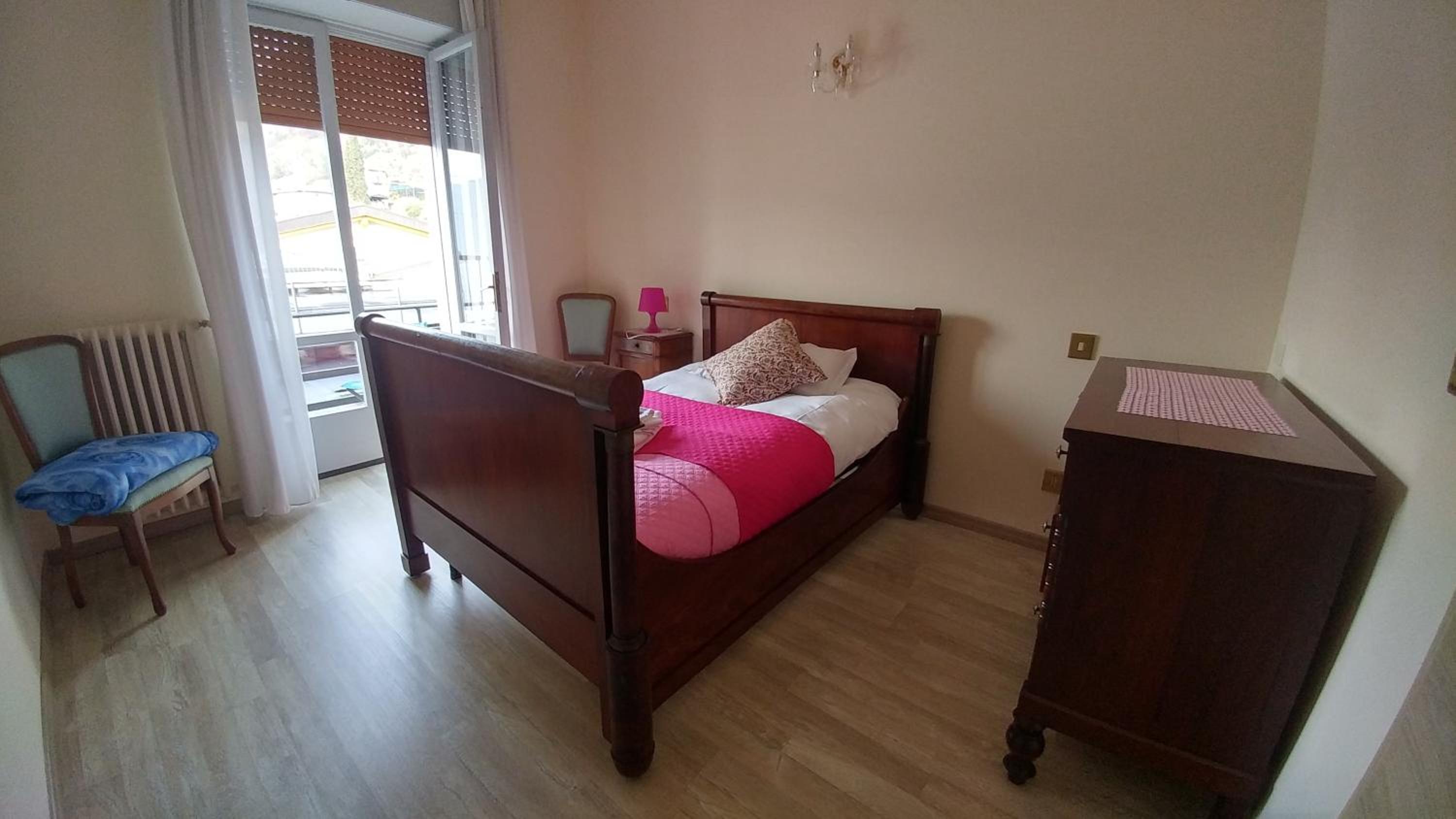 Single Room with Mountain View