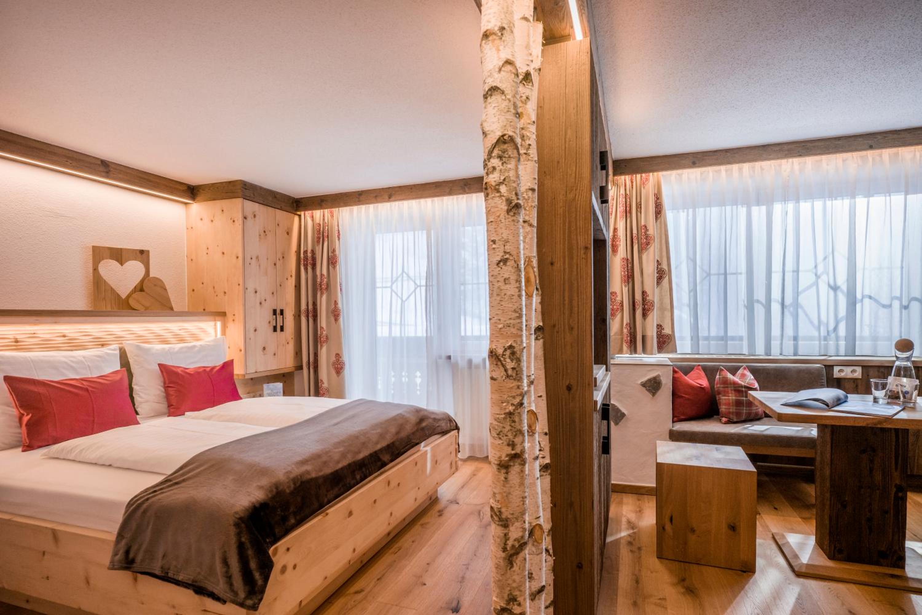 Junior Suite (2 Adults) - Photo 5
